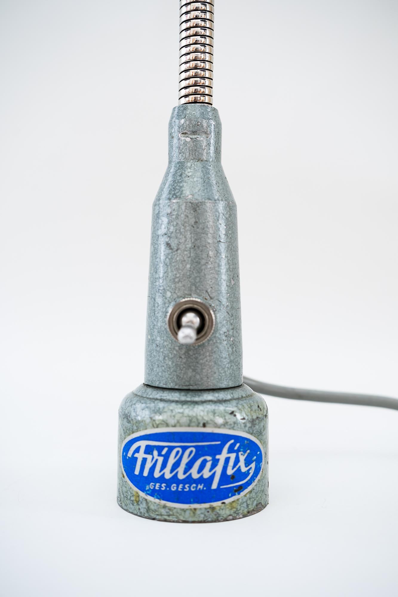 Industrial magnetic table lamp by trillafix, circa 1950s.
Original condition.