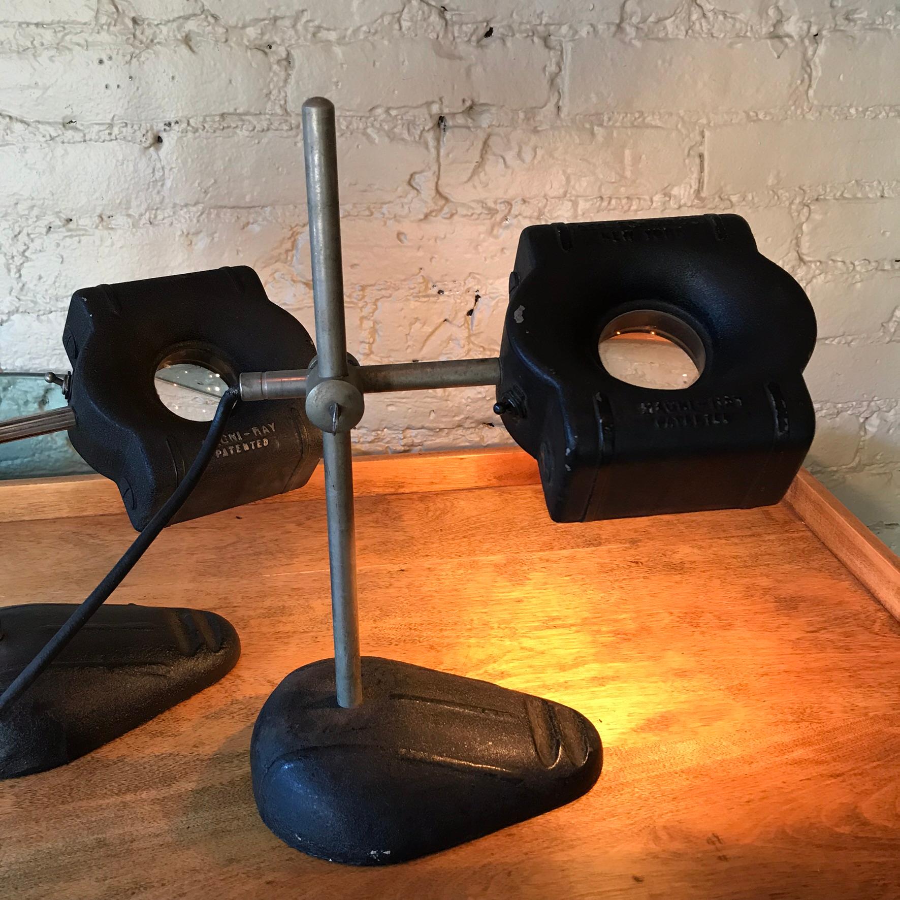 Métal Magni-Ray Lampes de bureau industrielles grossissantes de joaillier en vente