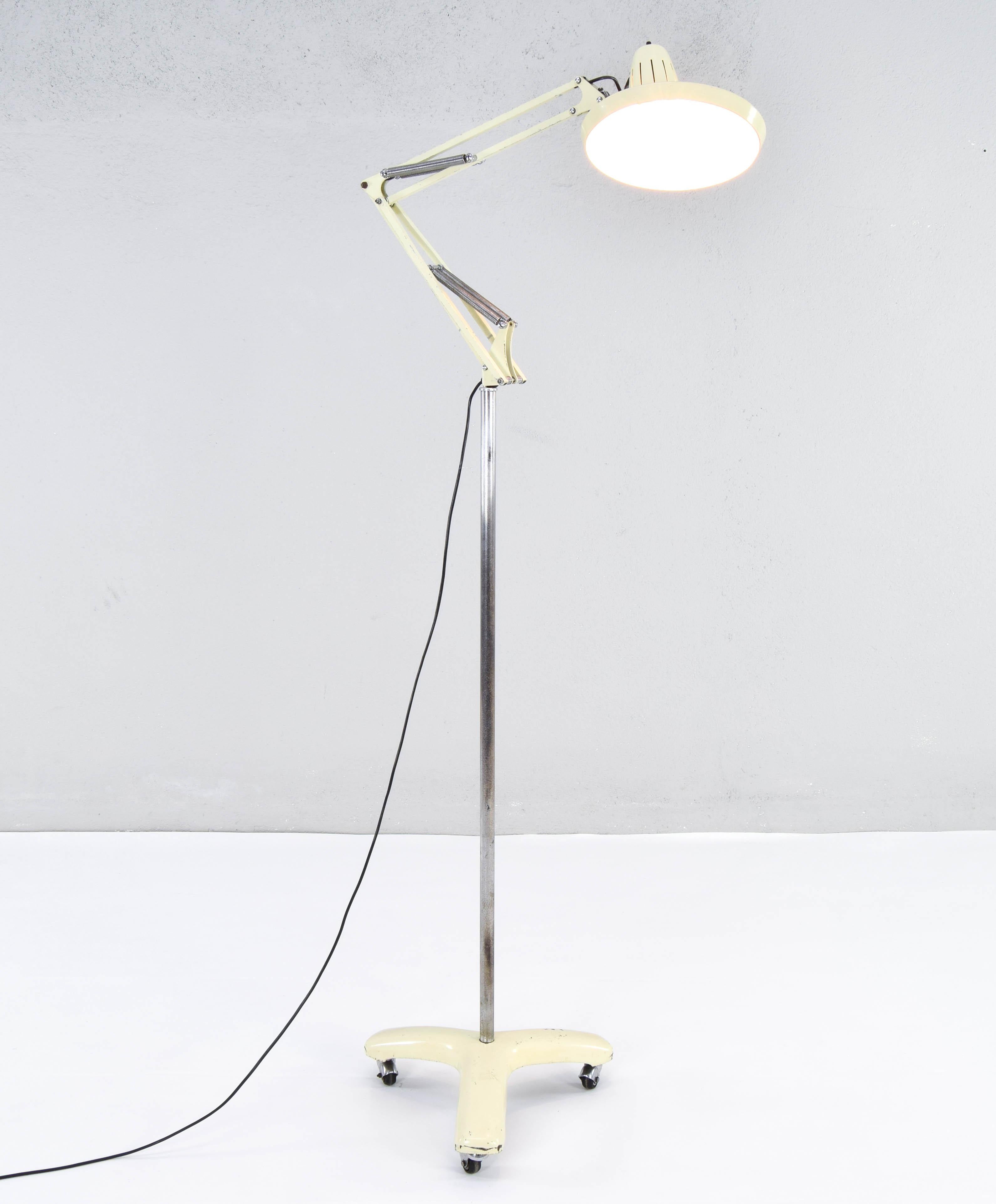 Lacquered Industrial Medical Lamp Faro Model of the Fase Brand, Spain, 1970
