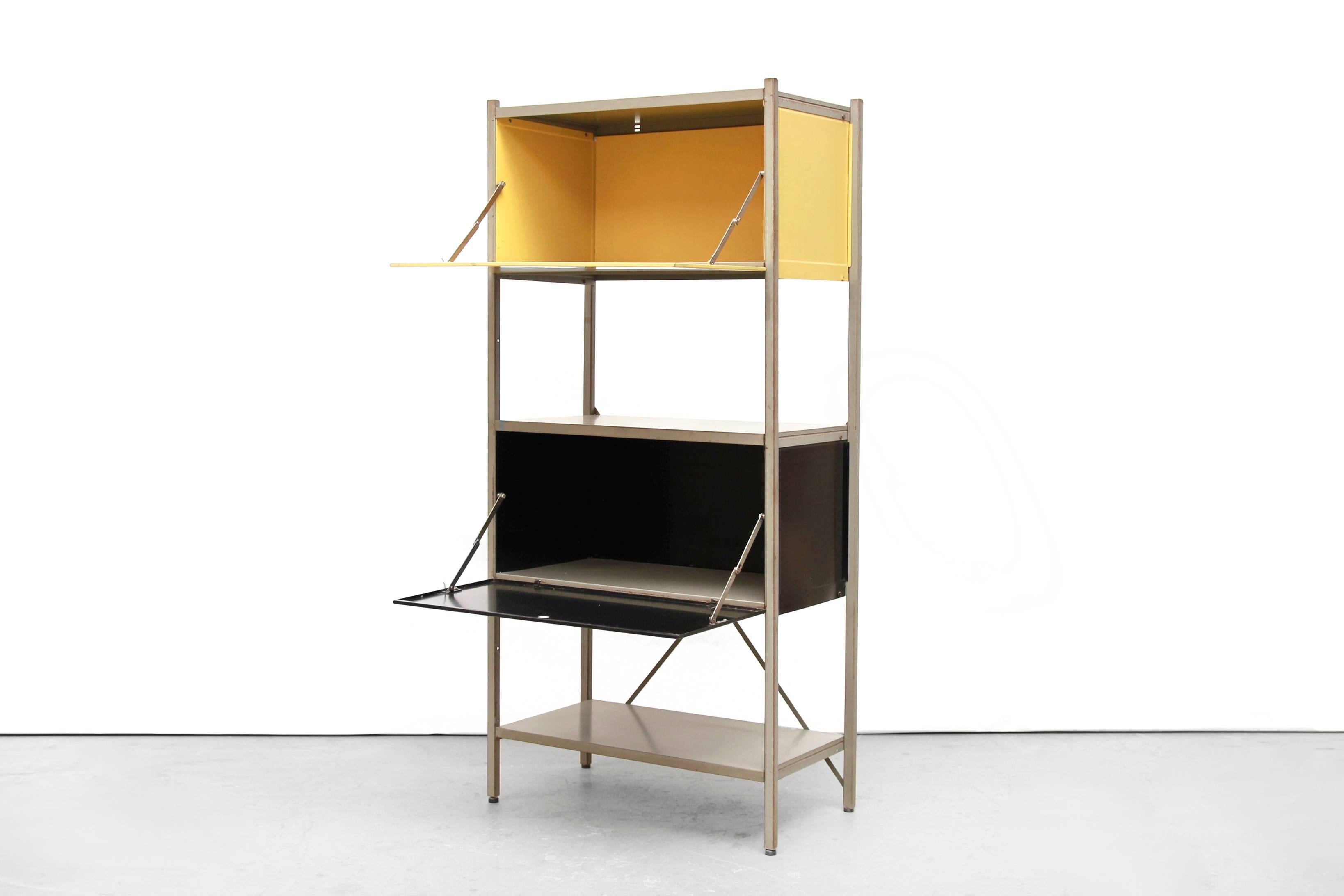Mid-Century Modern Industrial Metal Cabinet or Divider Model No. 663 by Wim Rietveld for Gispen