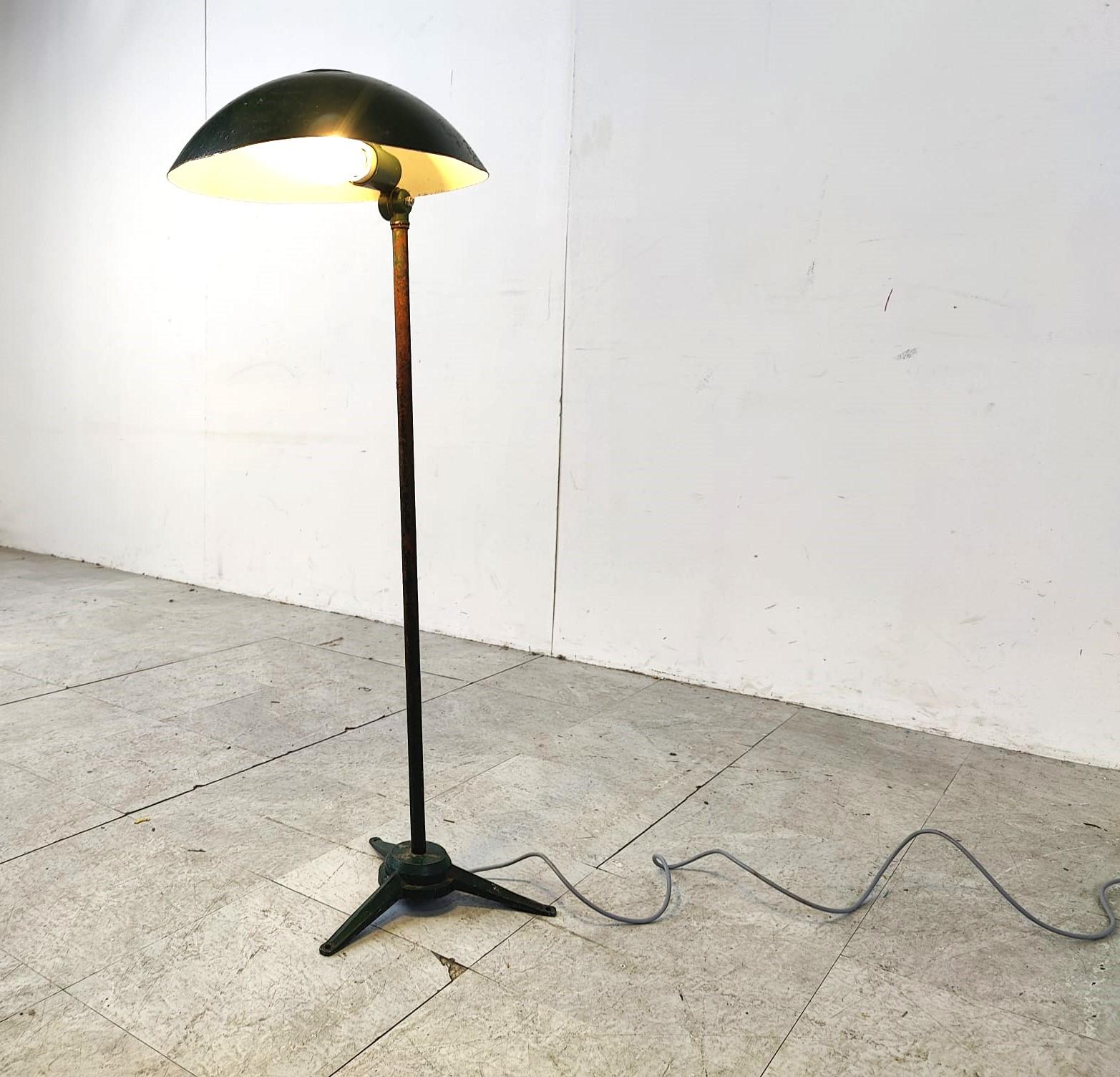Vintage floor lamp made from dark green metal.

It has a nicely shaped shade and a tripod base.

It can be used in and outdoor.

Beautiful patina.

Tested and ready to use.

1970s - Belgium

Dimensions:
Height: 95cm
Width: 35cm
Depth: 35cm

Ref: