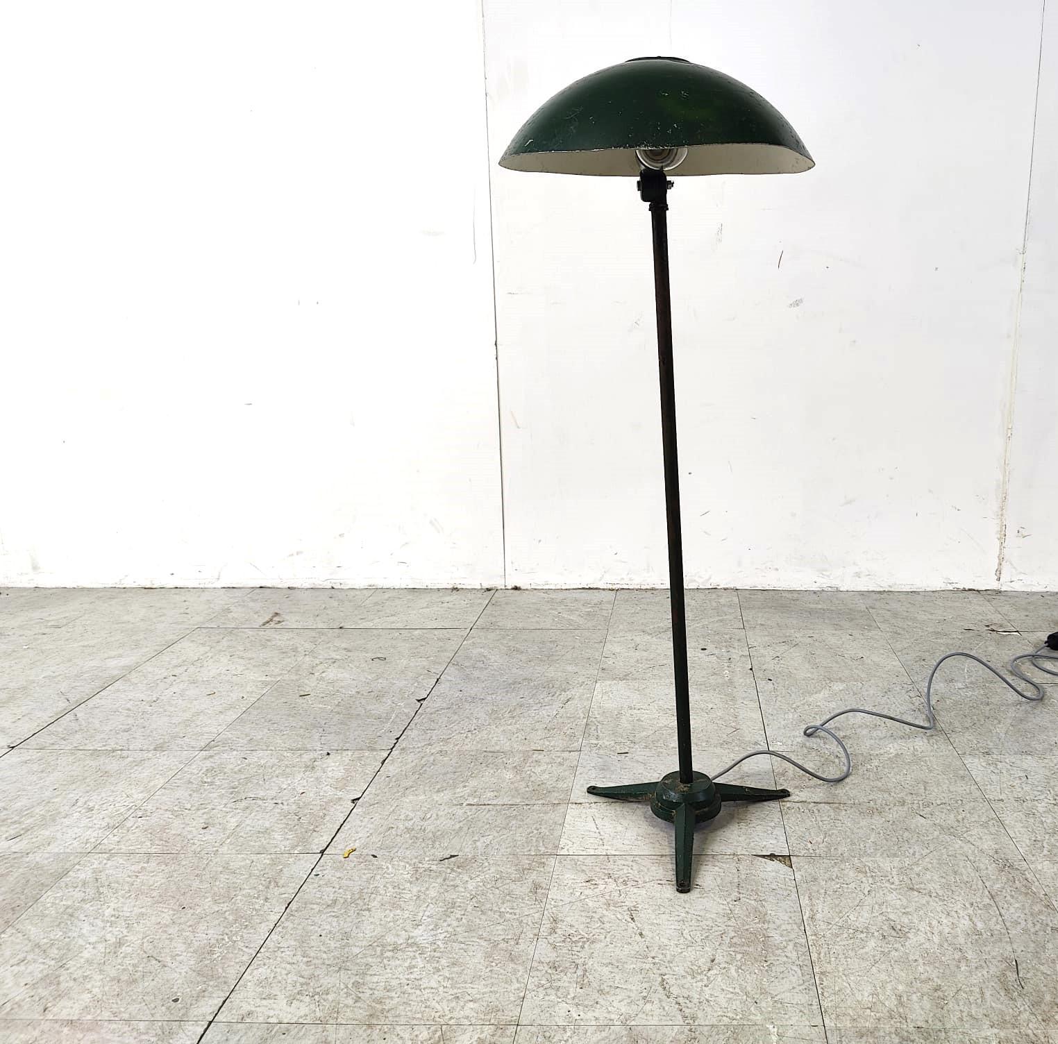 Industrial metal floor lamp, 1970s In Good Condition For Sale In HEVERLEE, BE