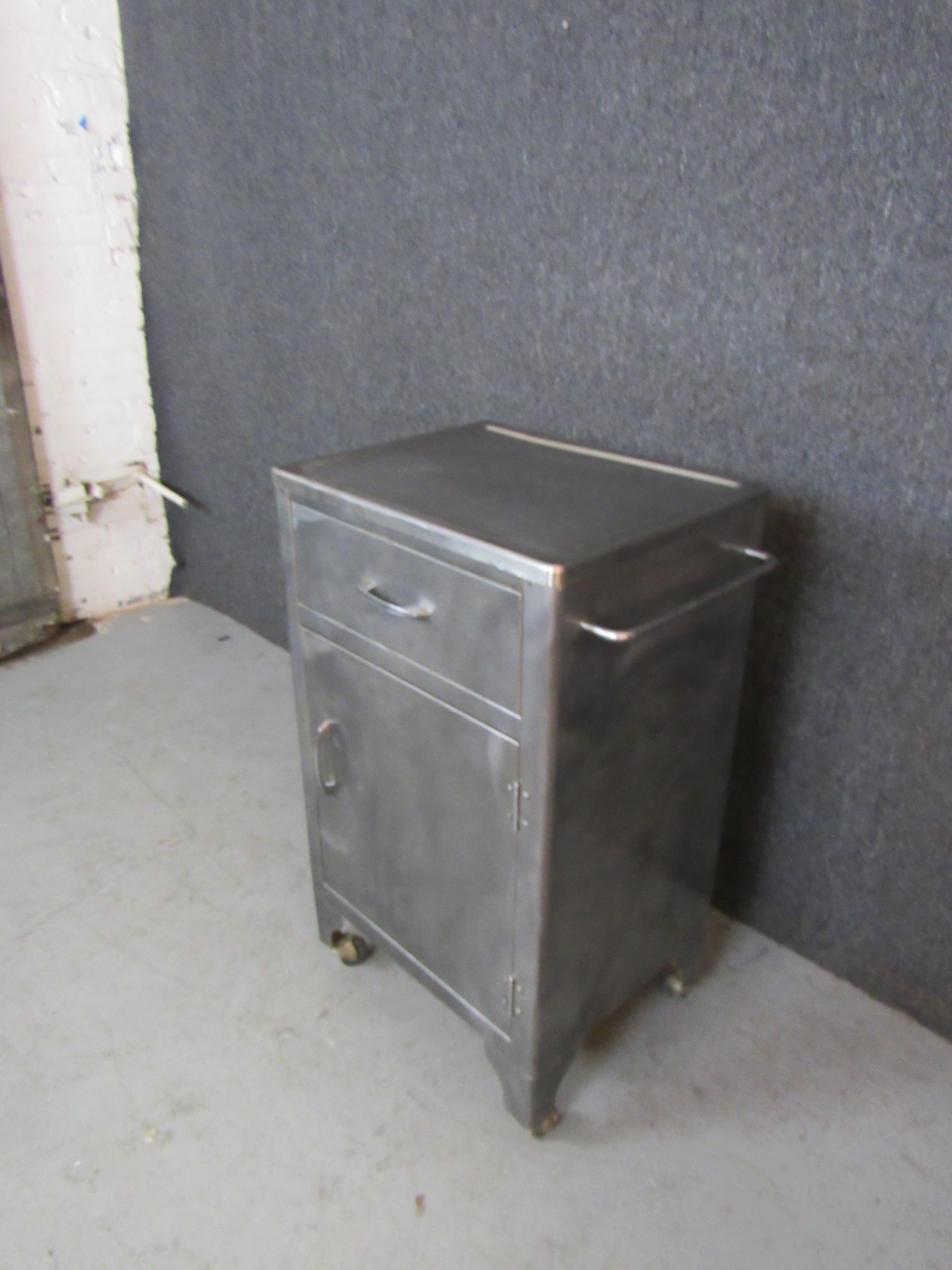 metal rolling cabinets