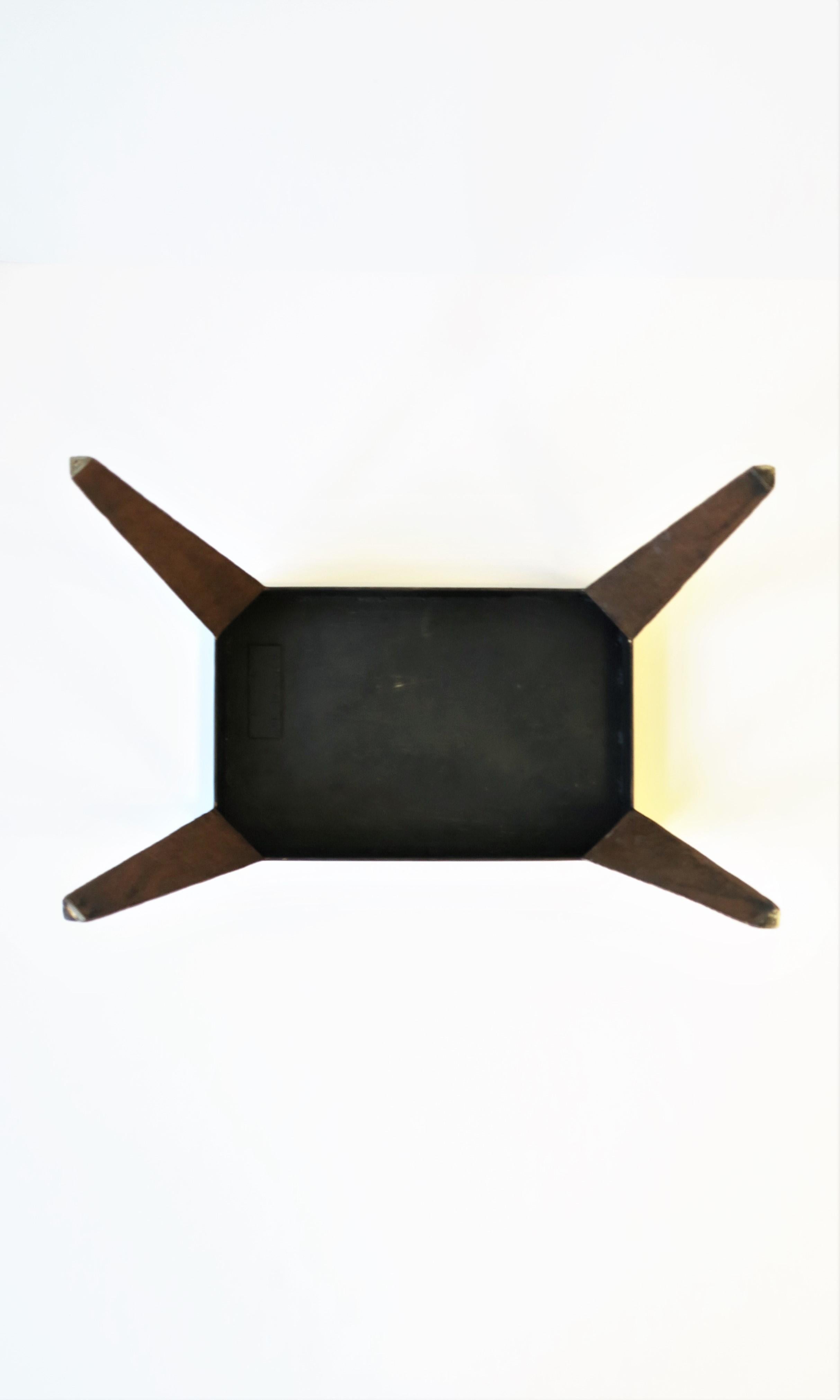 Table d'appoint en métal minimaliste d'influence Art déco en vente 11