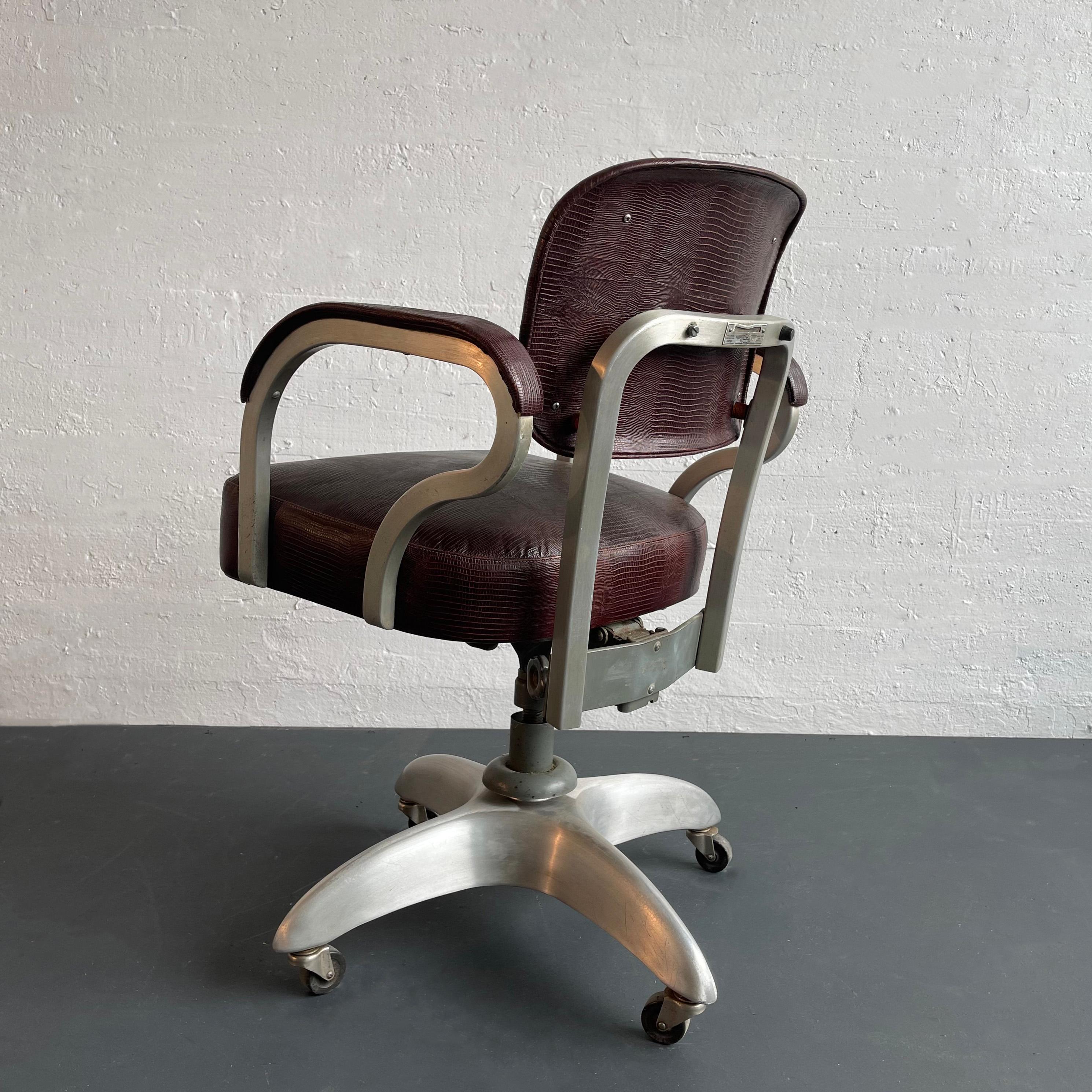 Chaise de bureau industrielle mi-siècle en cuir et aluminium par GoodForm 4