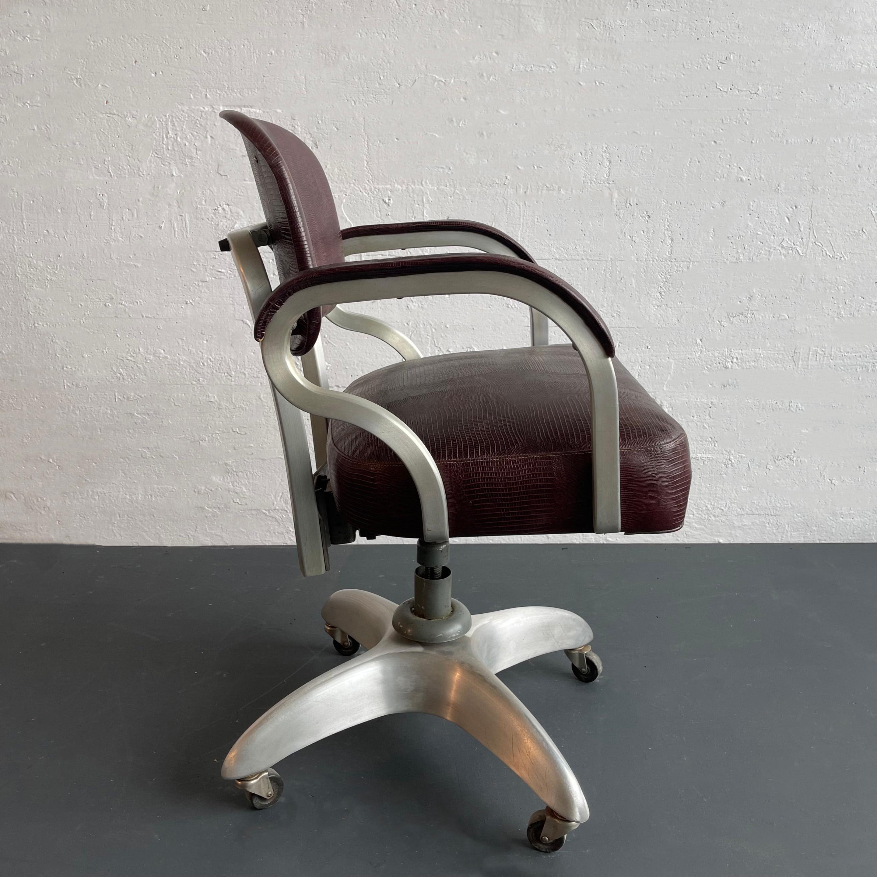 Américain Chaise de bureau industrielle mi-siècle en cuir et aluminium par GoodForm