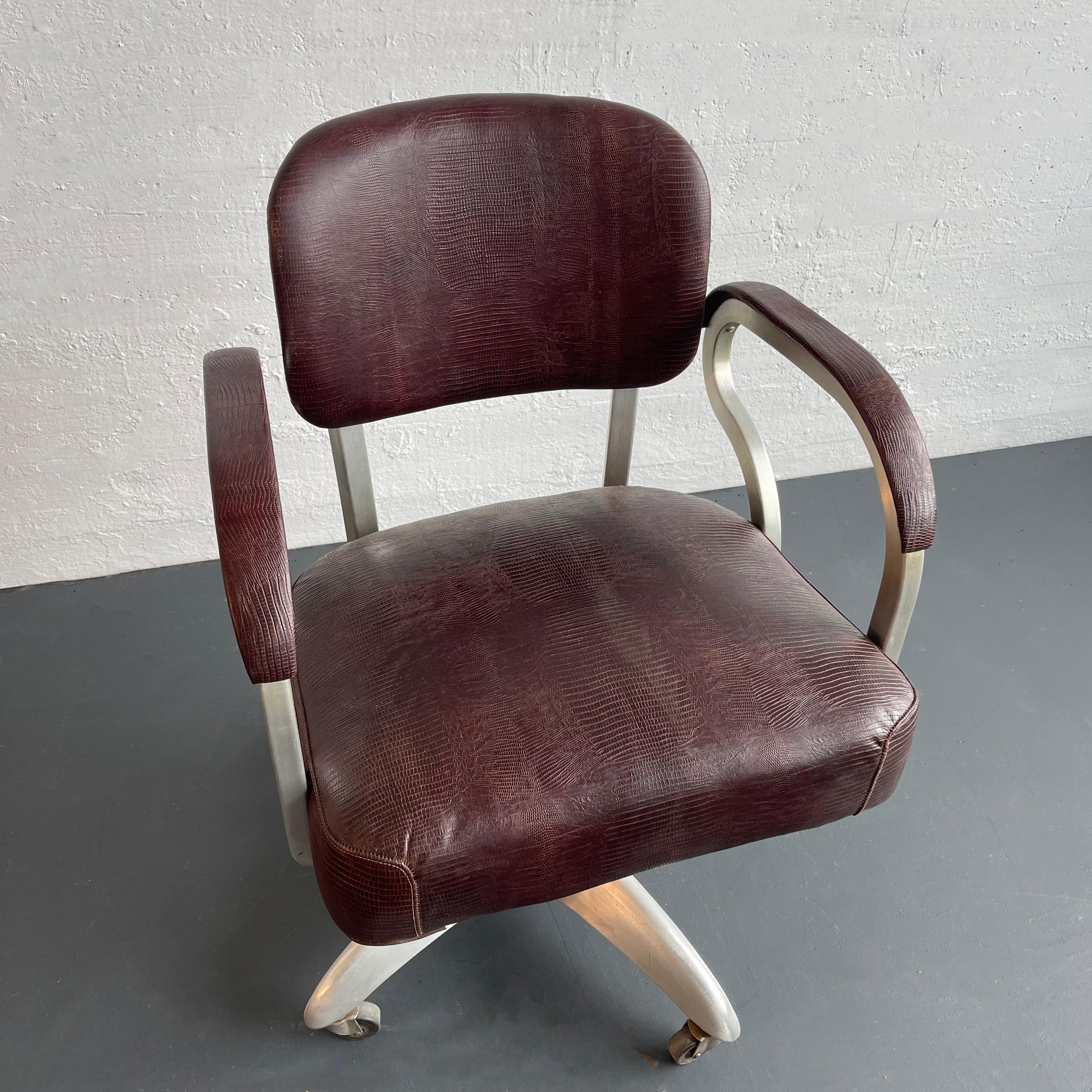 20ième siècle Chaise de bureau industrielle mi-siècle en cuir et aluminium par GoodForm