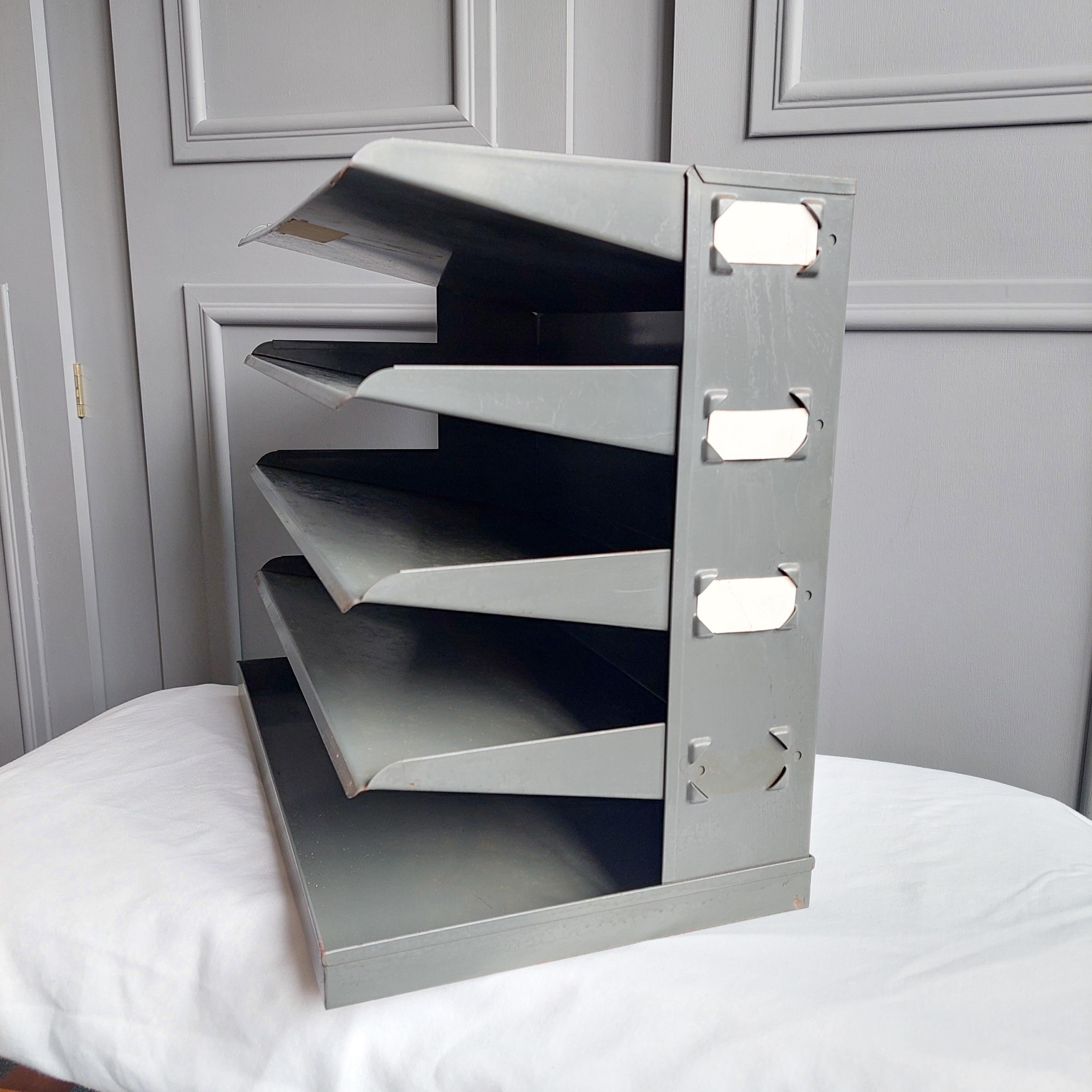 Industrial Mid Century Metal Filing  Document  / Letter Tray Desk organiser 50s In Good Condition For Sale In Leamington Spa, GB