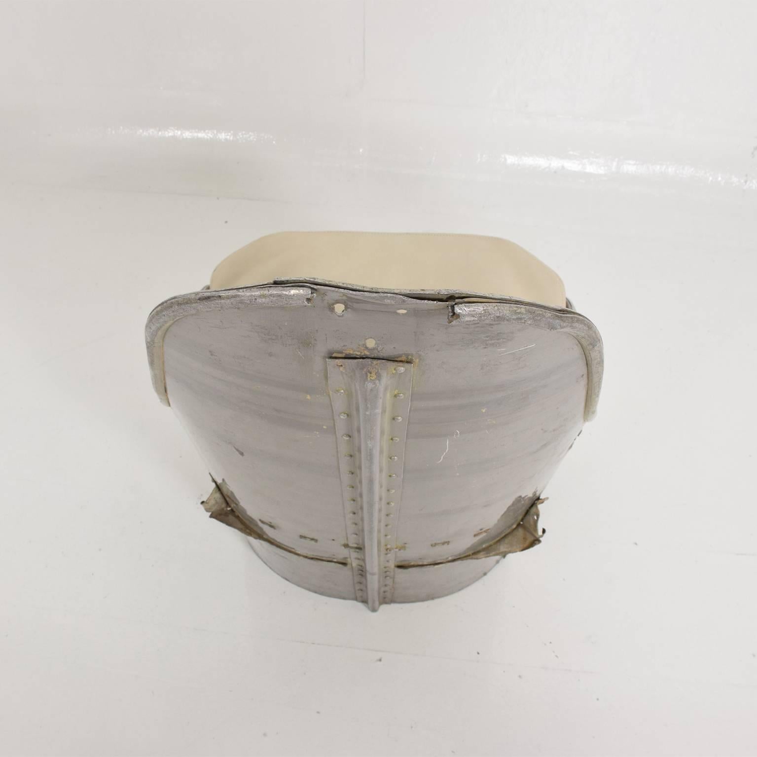 Industrial Mid-Century Modern Aluminum Airplane Chair In Fair Condition In Chula Vista, CA