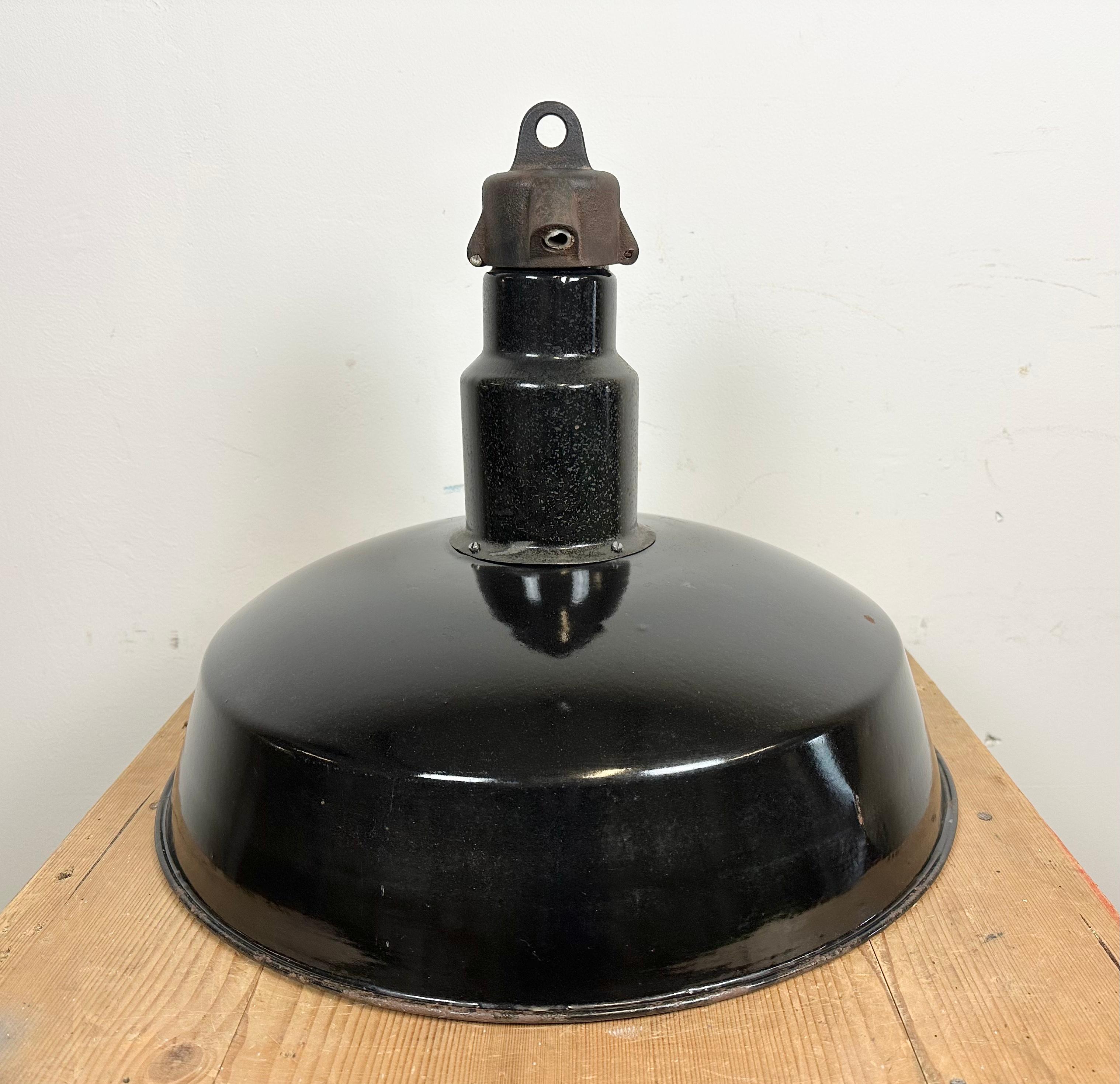 Industrial Mid Century Black Enamel Factory Lamp, 1950s For Sale 4