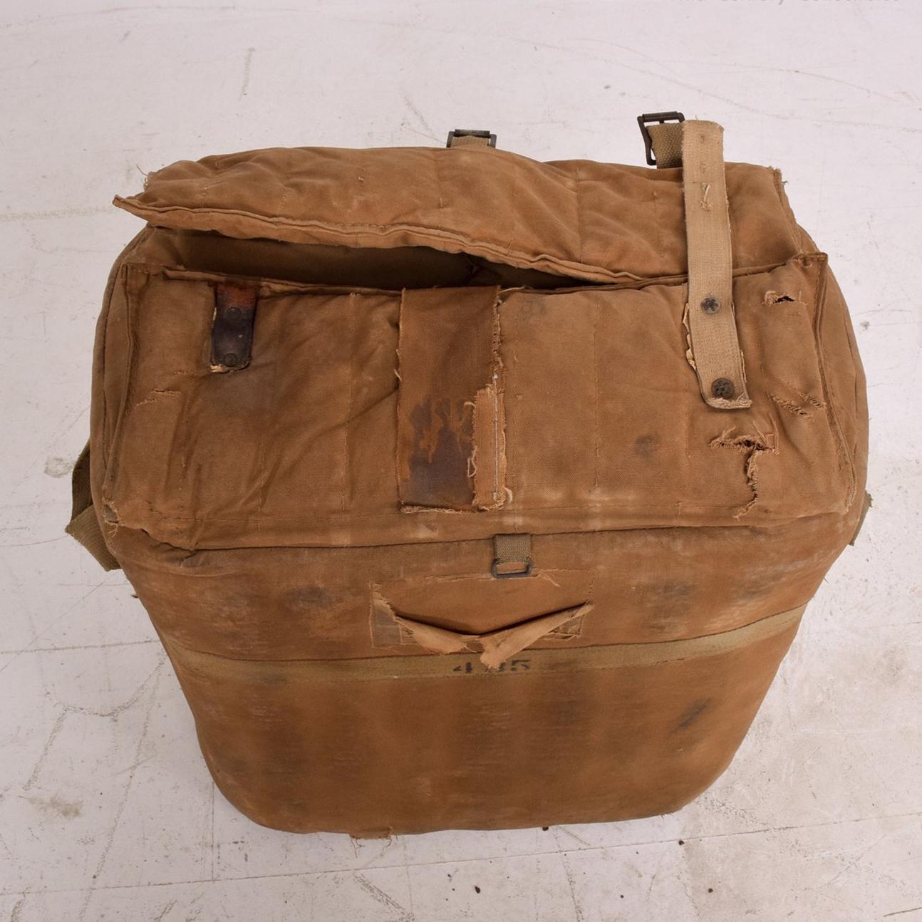 Distressed Military Surplus Industrial Ice Cooler Tote Chest 1940s US Army In Distressed Condition In Chula Vista, CA