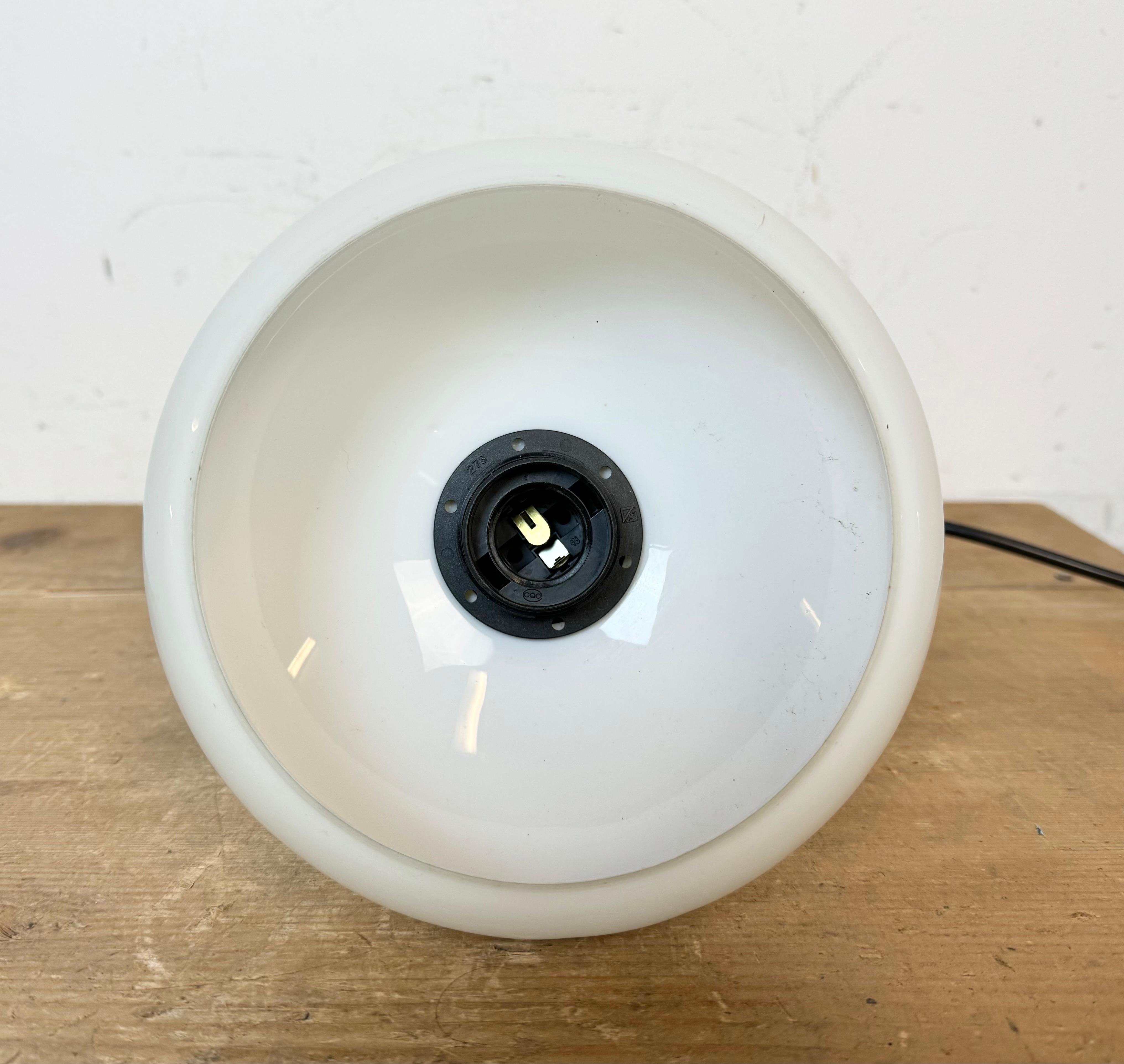 Industrial Military Pendant Lamp, 1960s For Sale 6