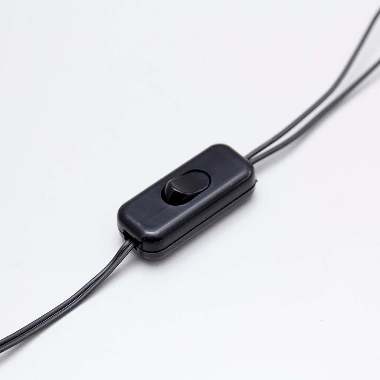 Lampe de table industrielle minimaliste en metal&wood, circa 1990 en vente 1