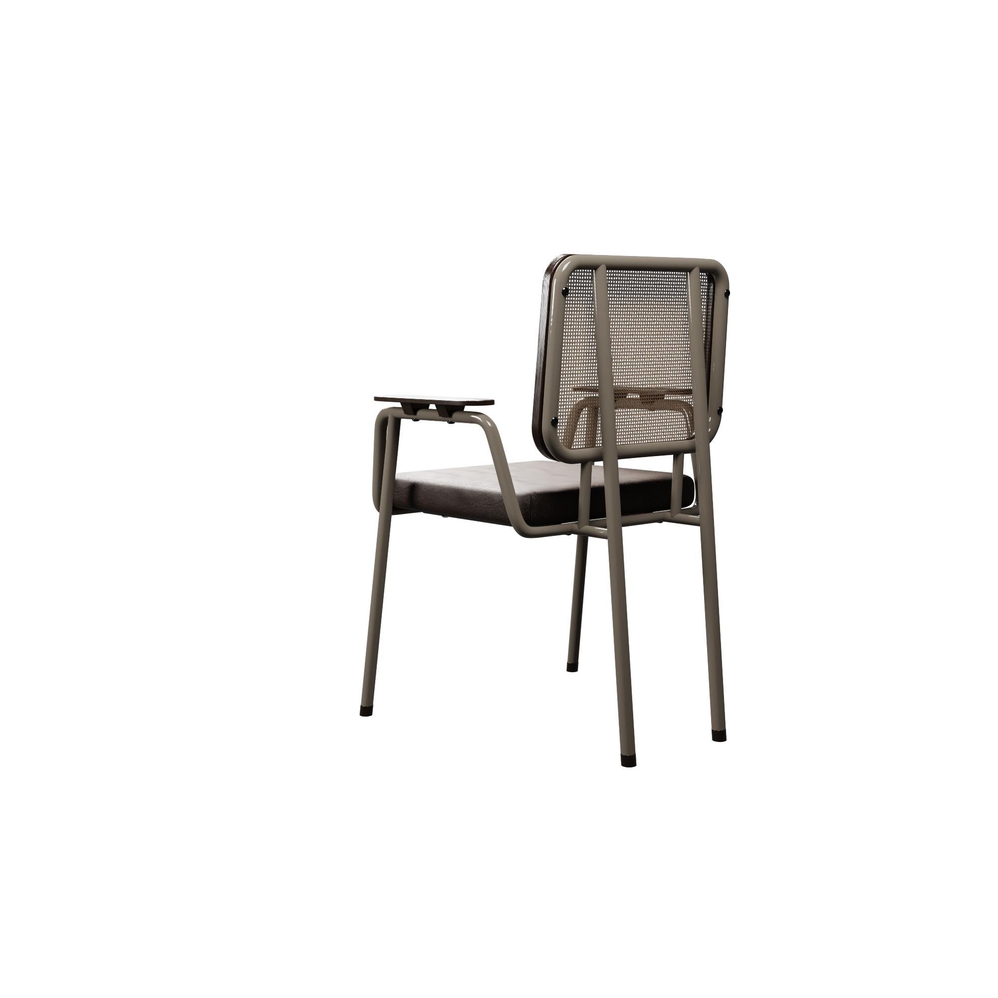 Industriel Chaise industrielle Mocha avec bras en cuir Cocoa fabriquée à la main par Murmurio en vente