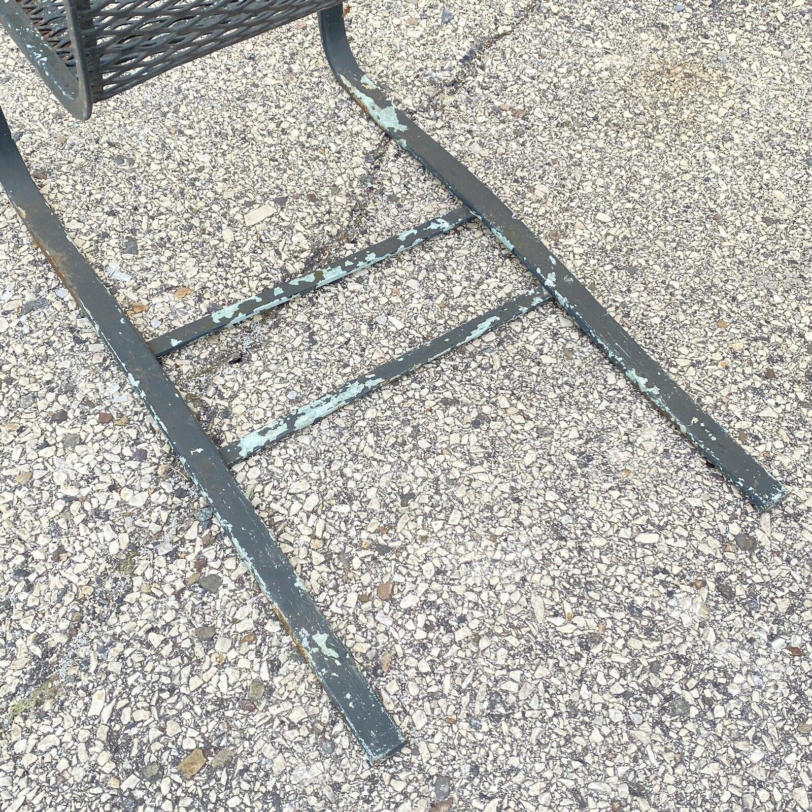 The Moderns Modern Wrought Iron Metal Cantilever Garden Patio Chair - a Pair en vente 3