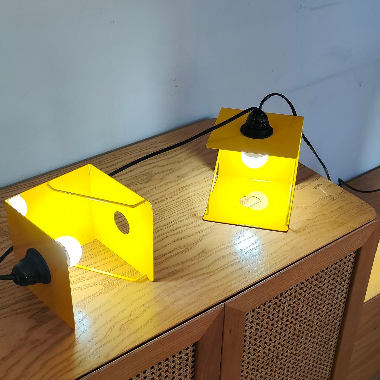 Lámpara de sobremesa industrial modular de metal amarillo de cinco luces, Italia, años 80 en venta 1