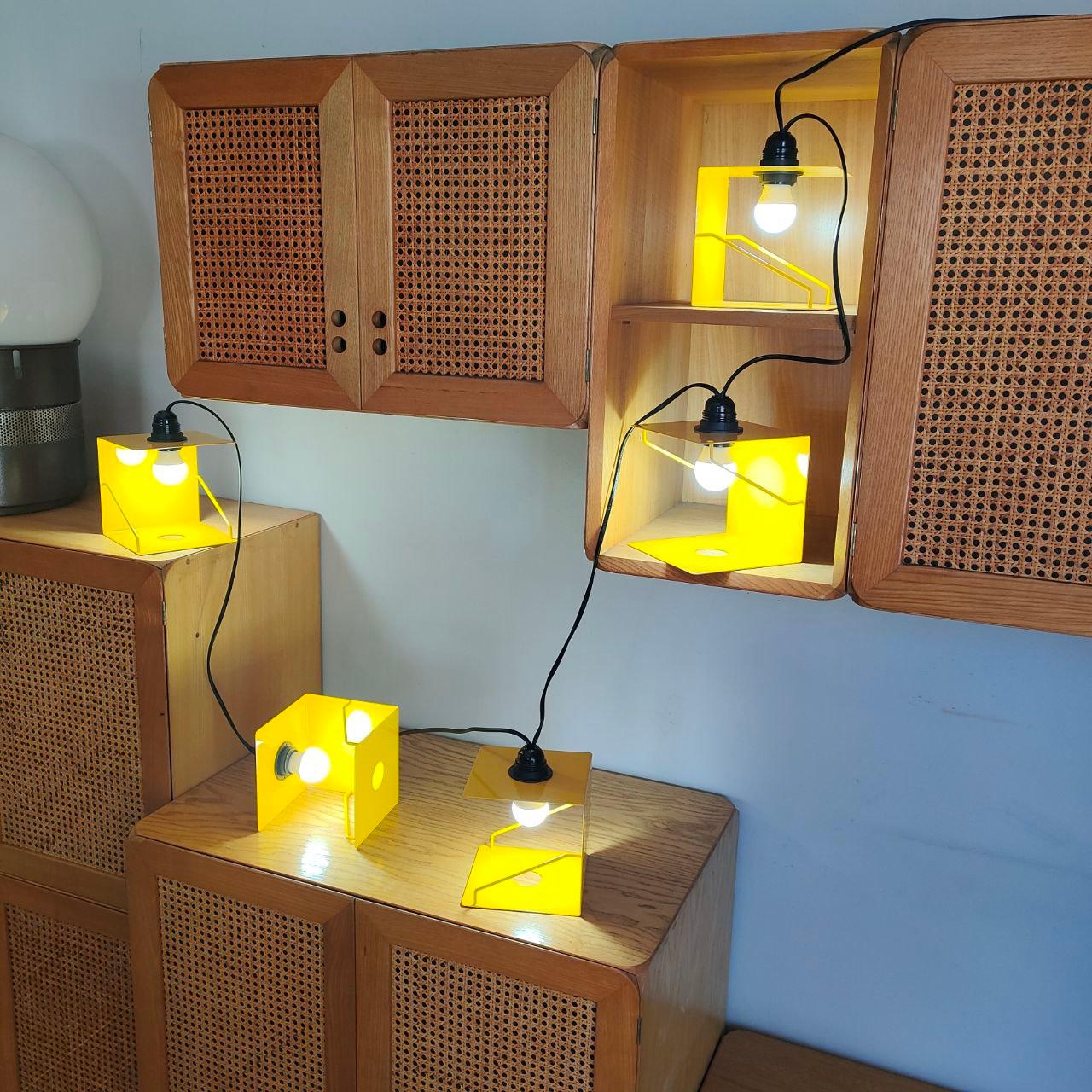 Lámpara de sobremesa industrial modular de metal amarillo de cinco luces, Italia, años 80 en venta 2