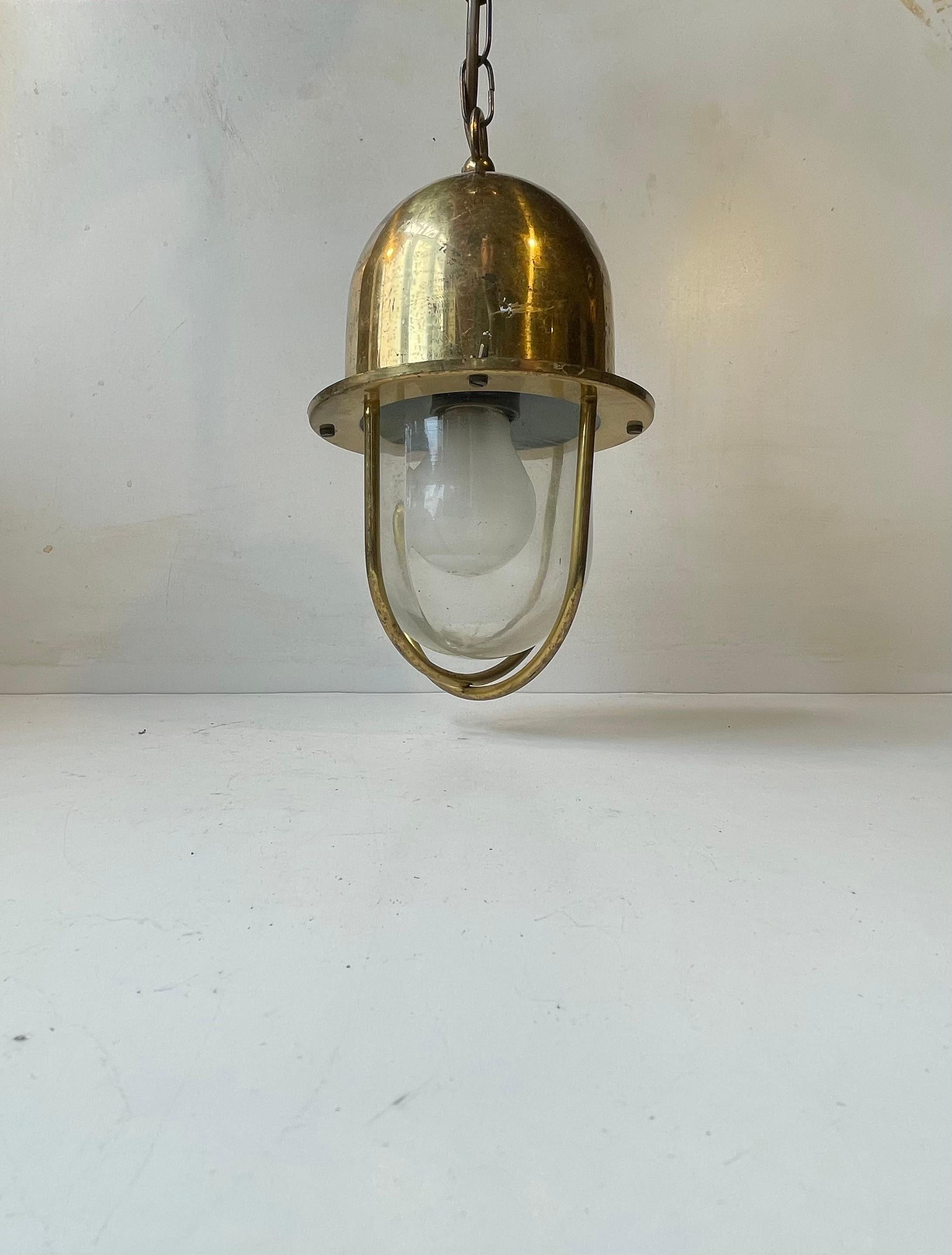 Industrial - Nautical Pendant Lamp in Brass & Glass, 1970s In Good Condition For Sale In Esbjerg, DK
