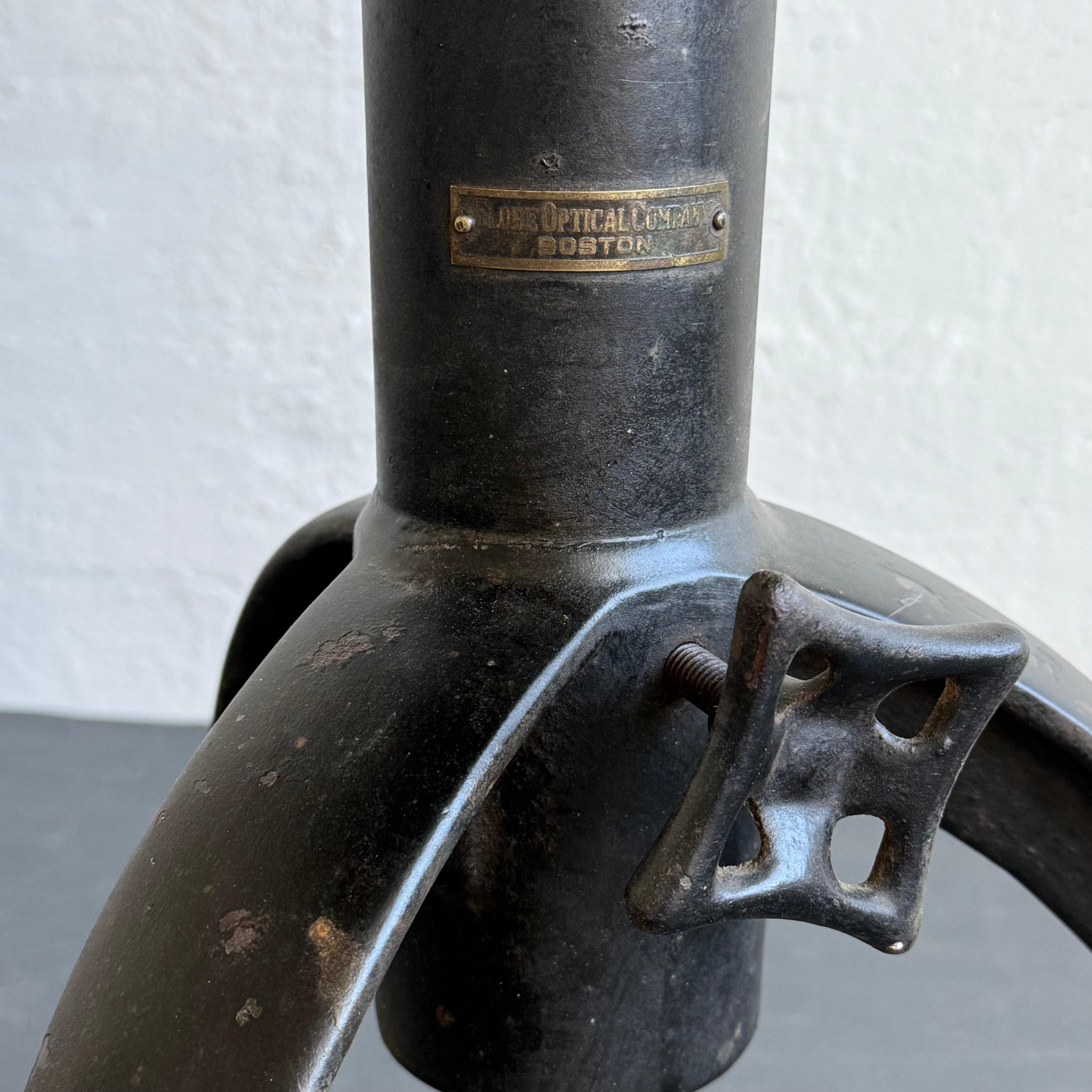 Industrieller Cafe-Tisch aus Eiche und Gusseisen, verstellbar im Angebot 4