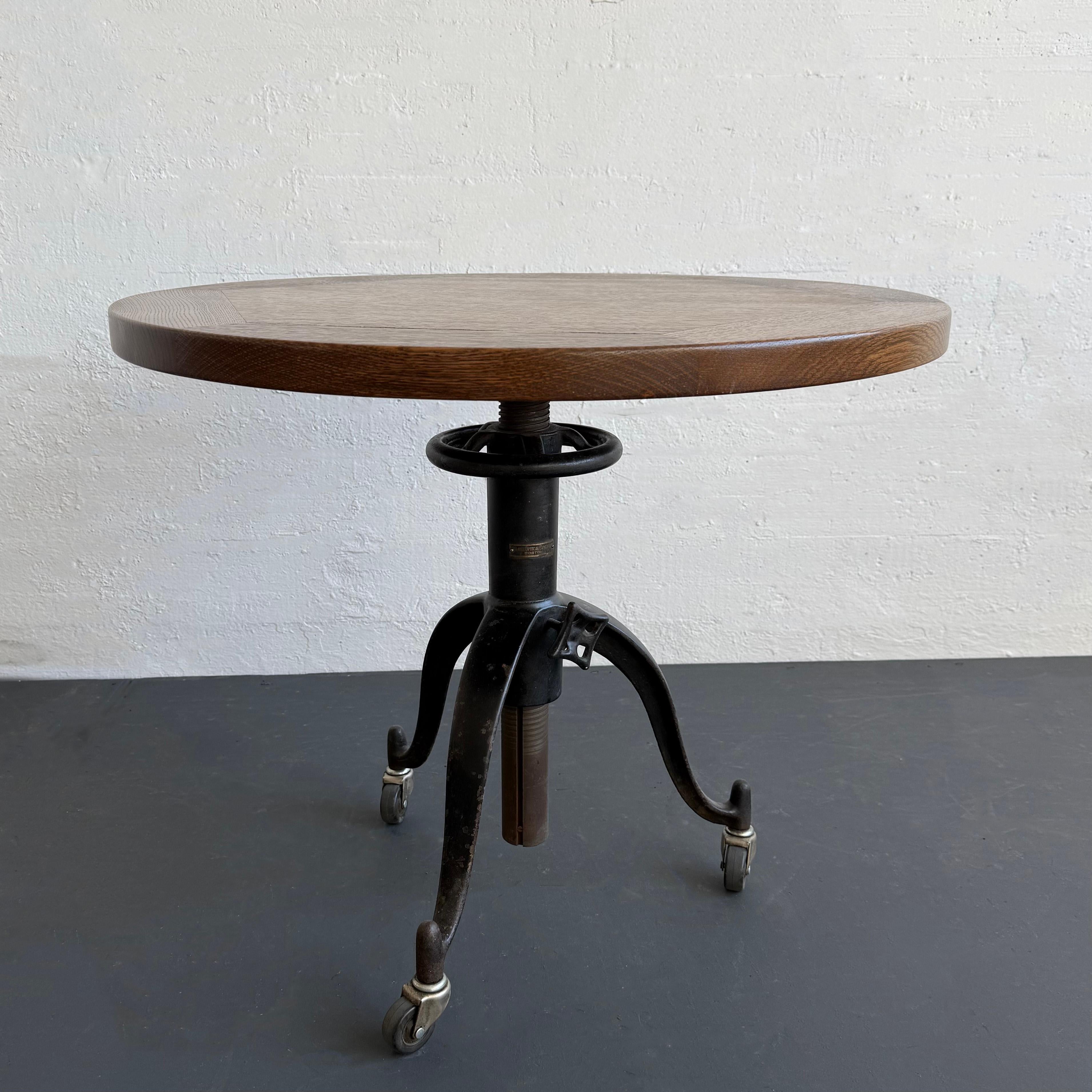 Industrieller Cafe-Tisch aus Eiche und Gusseisen, verstellbar im Angebot 1