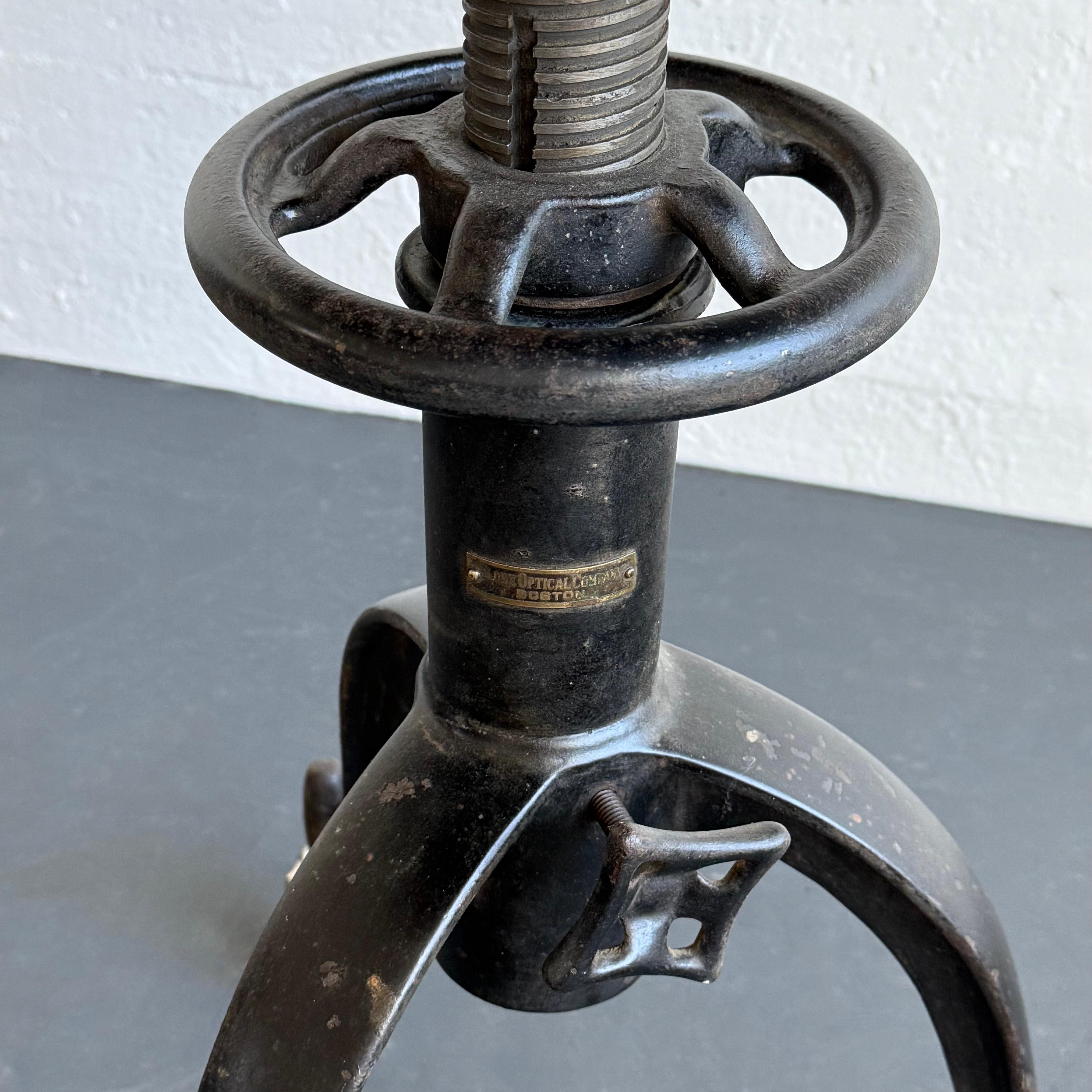 Industrieller Cafe-Tisch aus Eiche und Gusseisen, verstellbar im Angebot 3