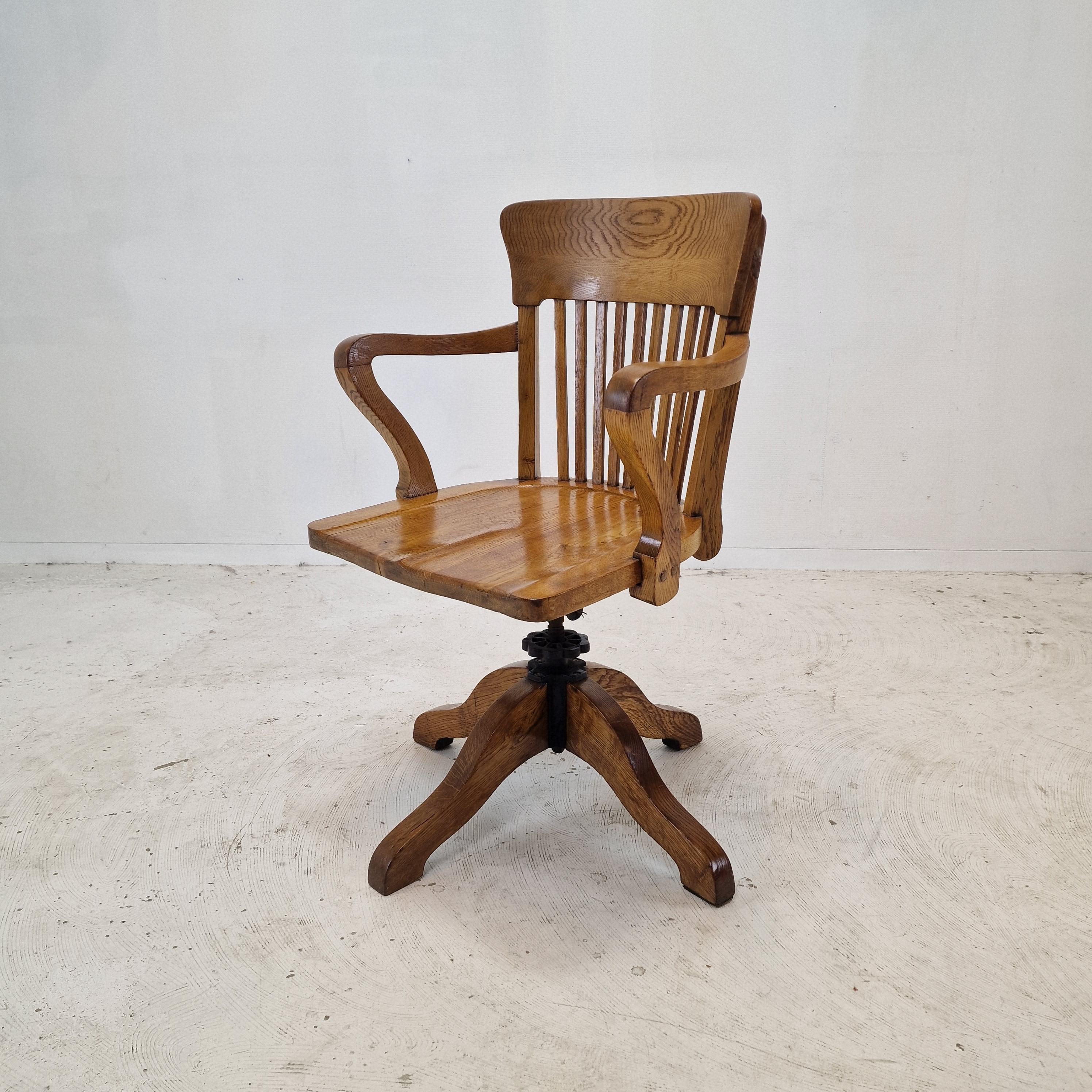 Edwardian Industrial Oak Swivel Chair, 1900's For Sale