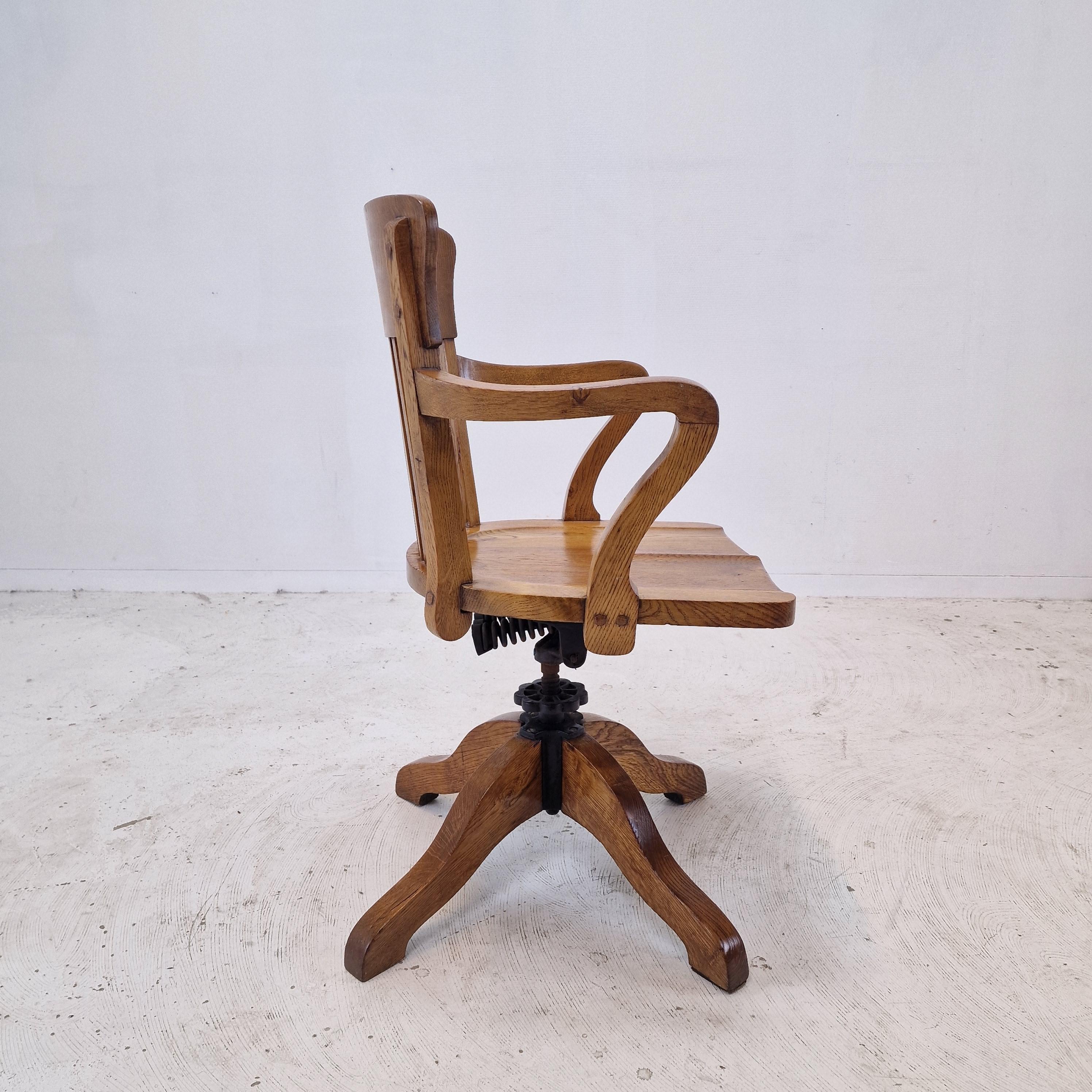 Late 19th Century Industrial Oak Swivel Chair, 1900's For Sale