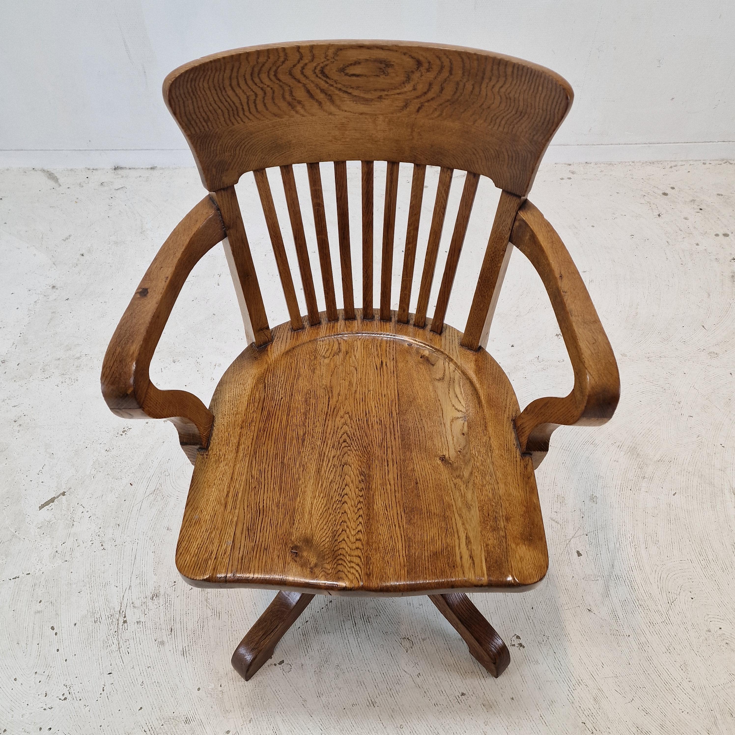 Industrial Oak Swivel Chair, 1900's For Sale 2