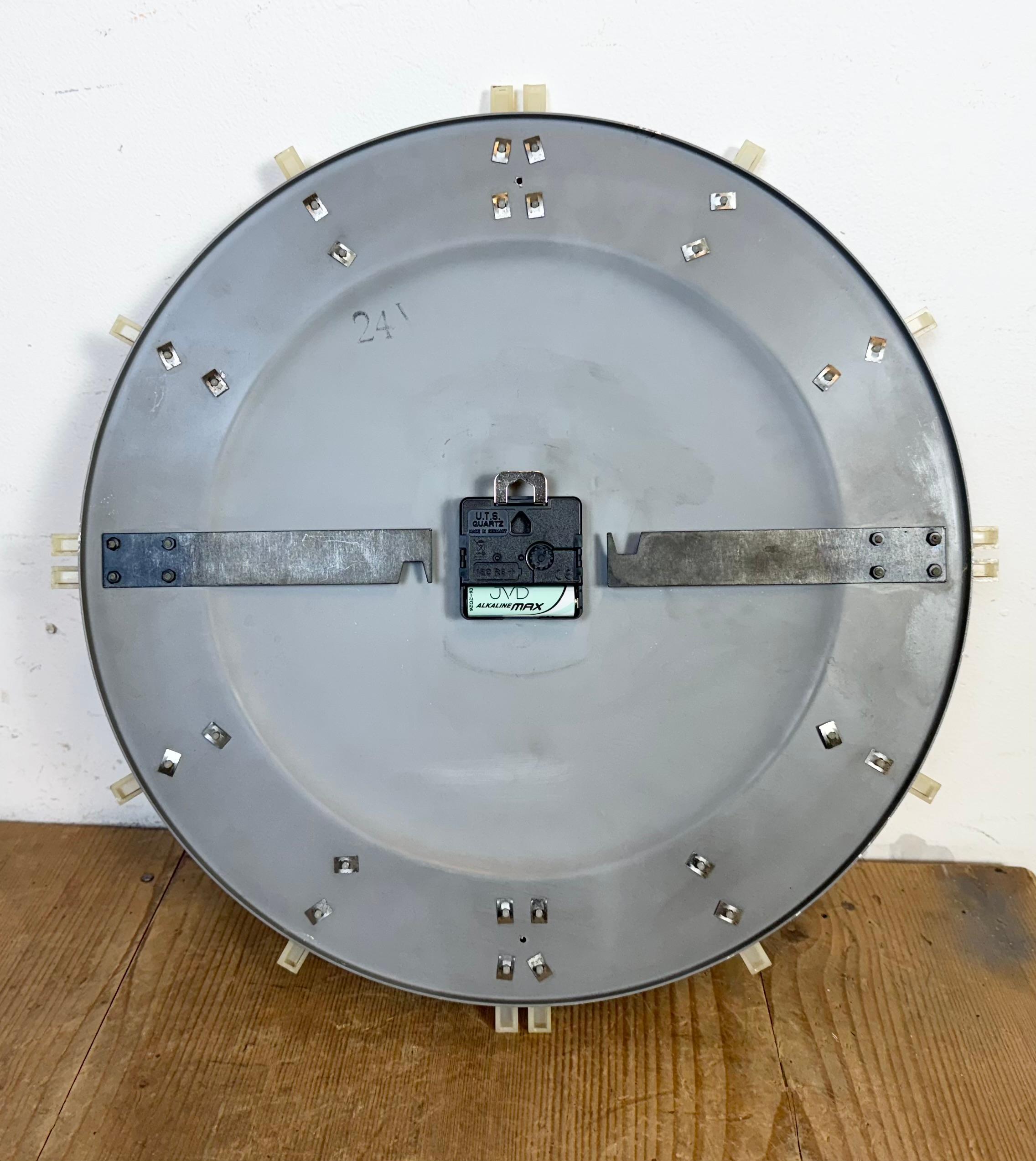 Industrial Office Wall Clock from Pragotron, 1970s For Sale 11
