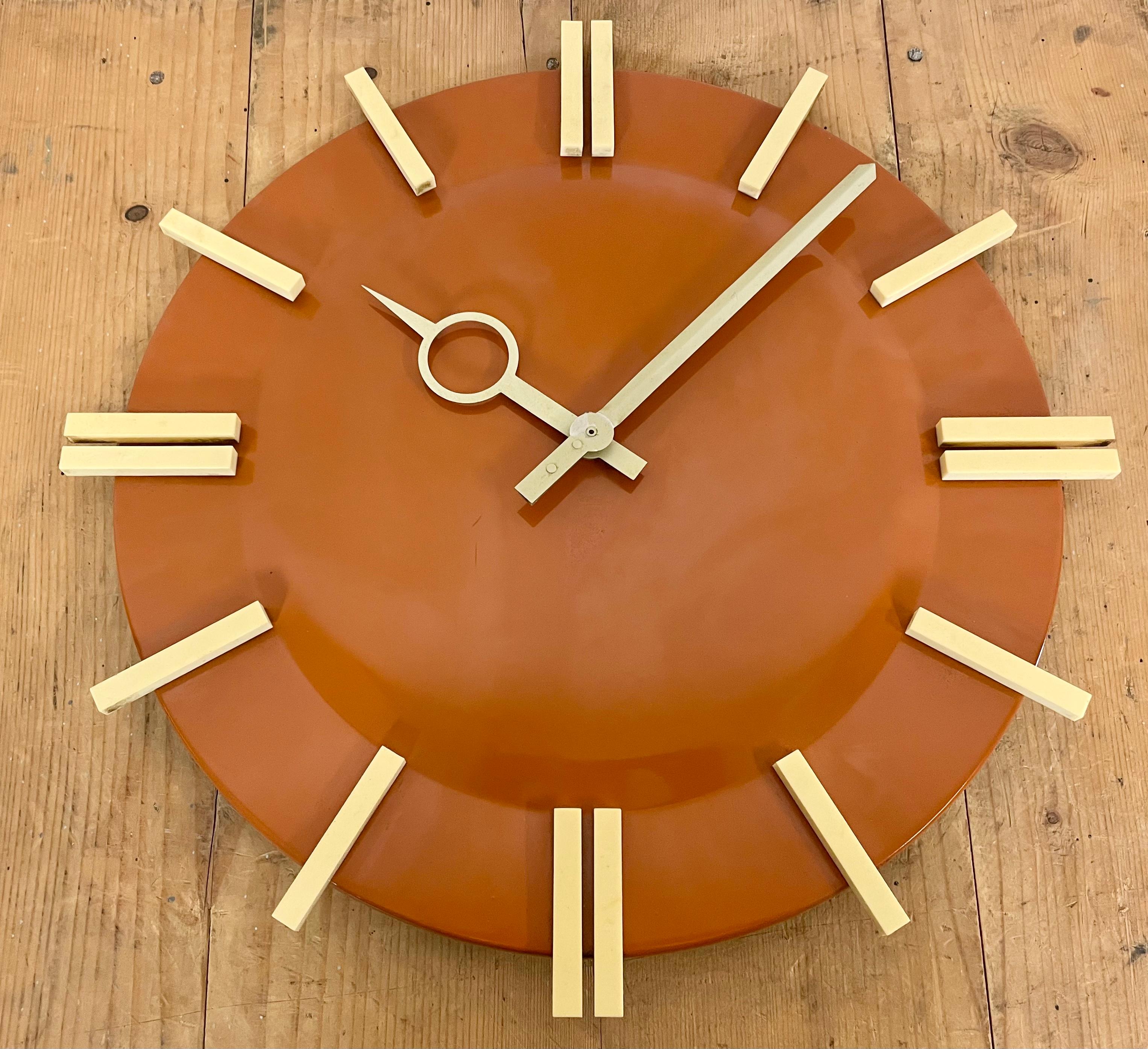 Industrial Office Wall Clock from Pragotron, 1970s In Good Condition In Kojetice, CZ
