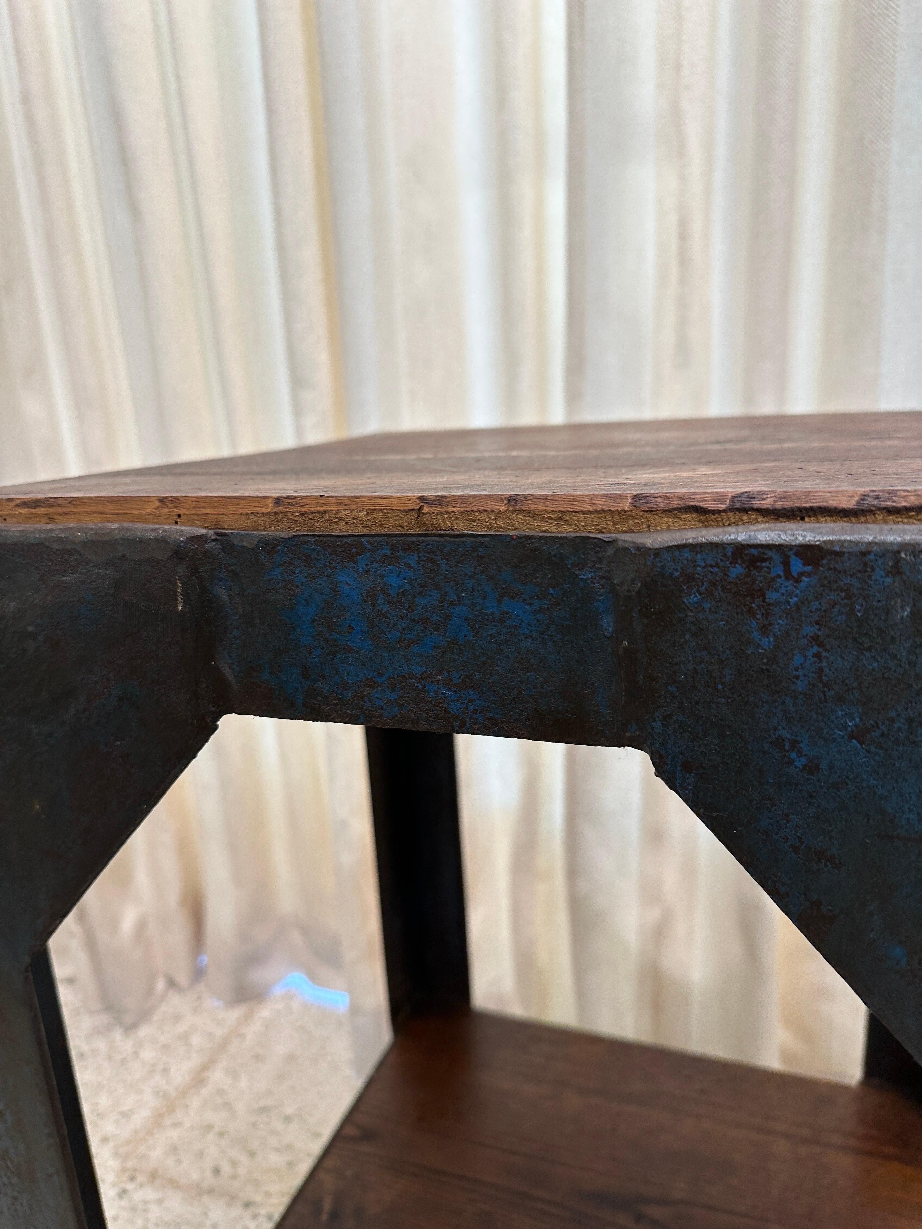 Industrieller Sockel aus lackiertem Eisen und Butcher-Block-Holz im Zustand „Gut“ im Angebot in North Miami, FL