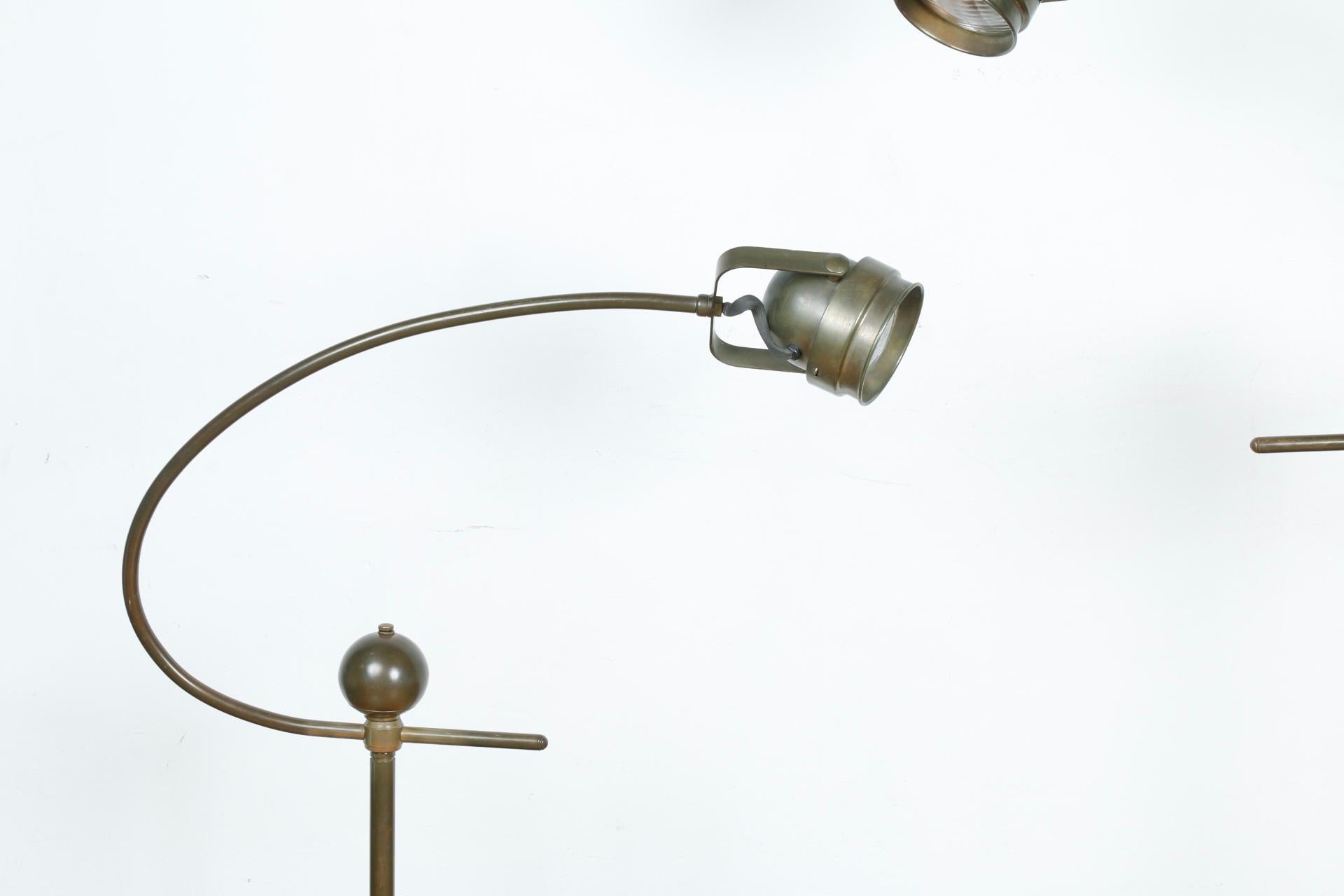 Americano Coppia di lampade da terra industriali in vendita