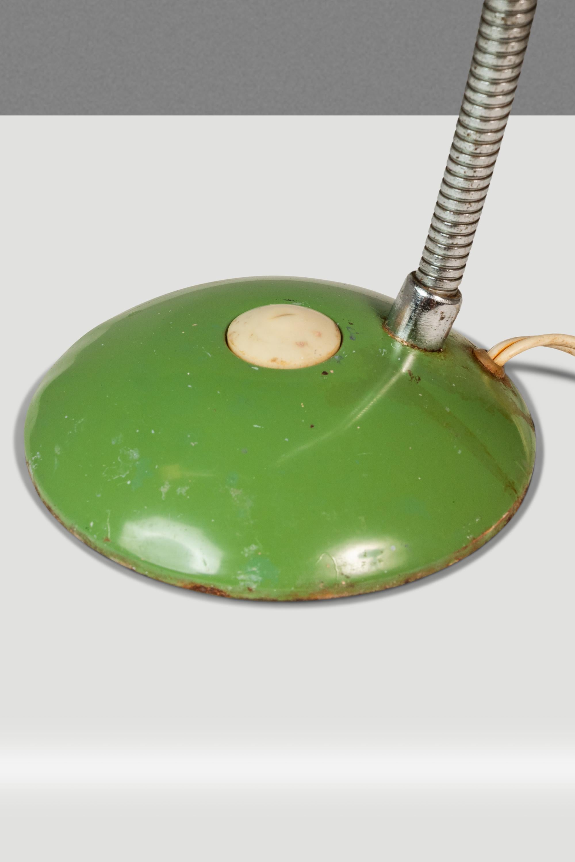 Industrial Patinaed Adjustable Height Desk Table Lamp in Army Green, c. 1960s For Sale 5