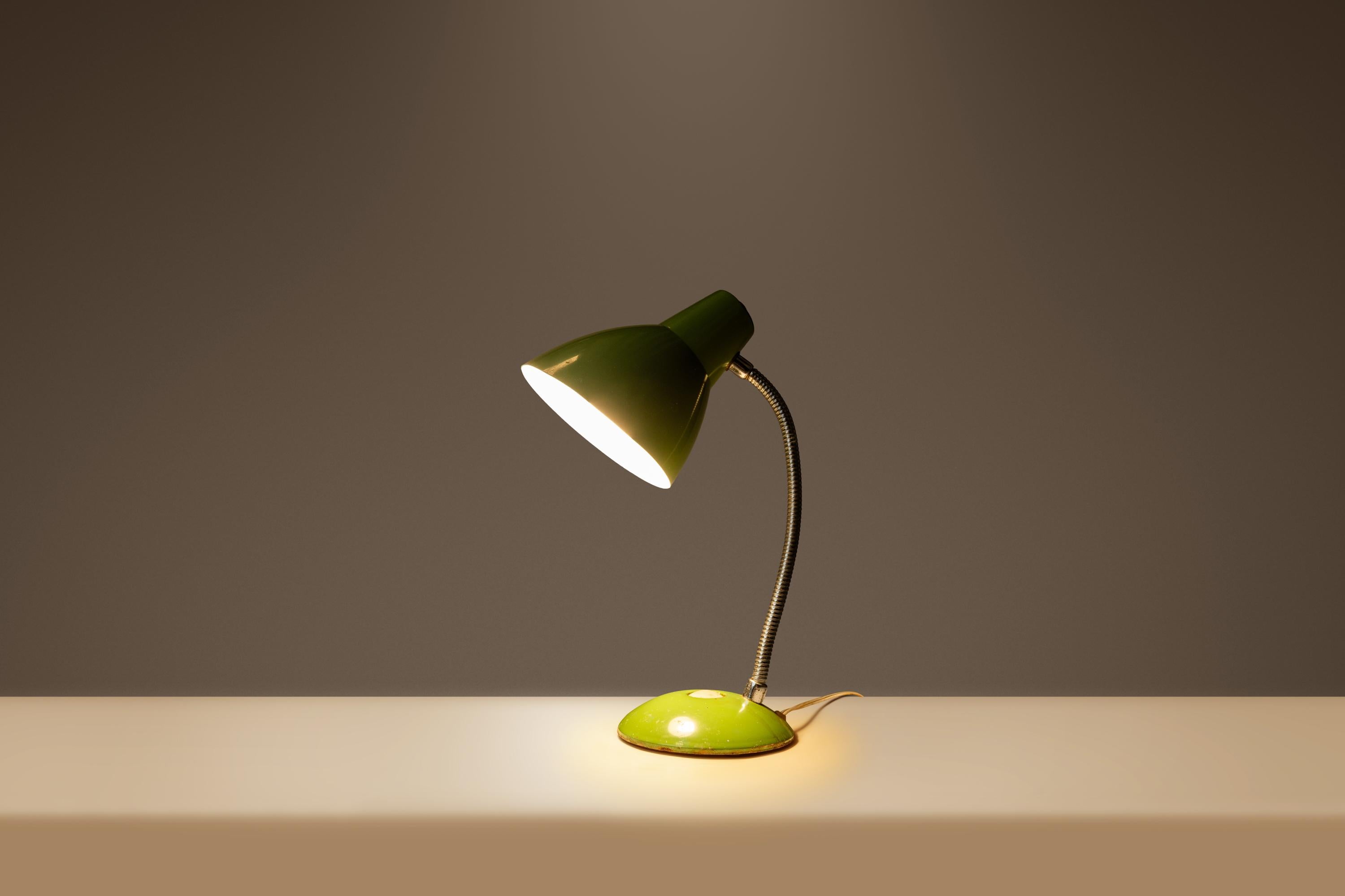 Taiwanese Industrial Patinaed Adjustable Height Desk Table Lamp in Army Green, c. 1960s For Sale