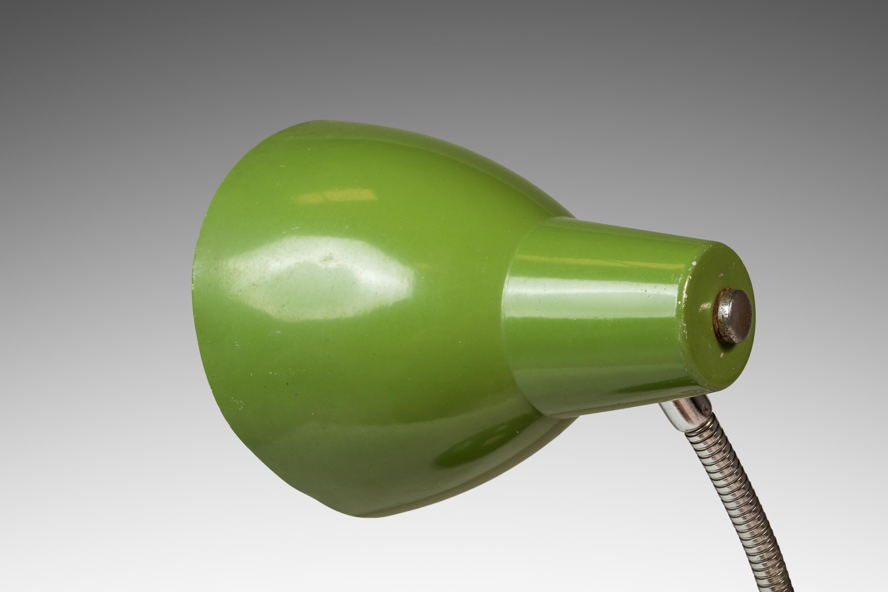 Industrial Patinaed Adjustable Height Desk Table Lamp in Army Green, c. 1960s For Sale 1