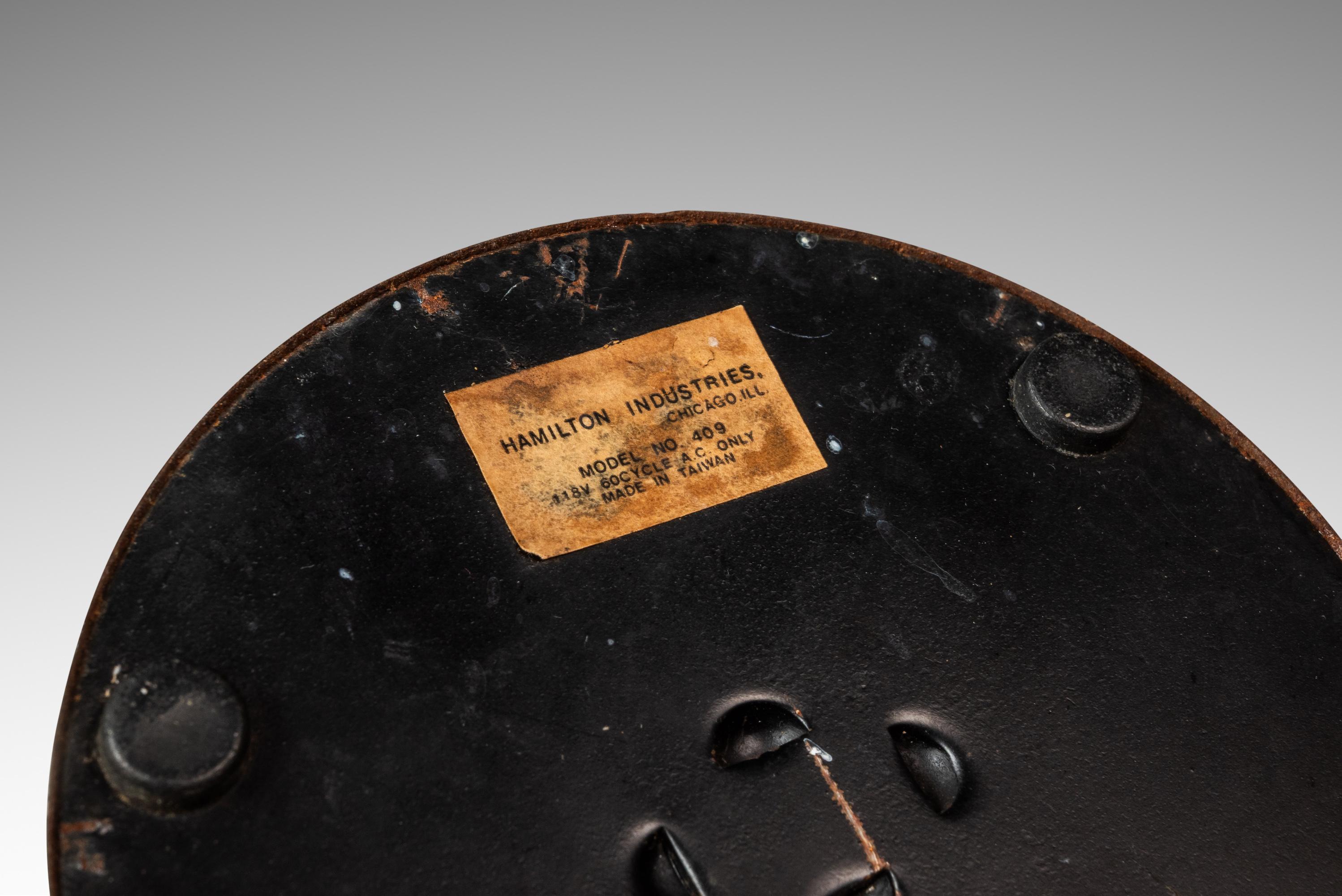 Industrial Patinaed Adjustable Height Desk Table Lamp in Army Green, c. 1960s For Sale 2