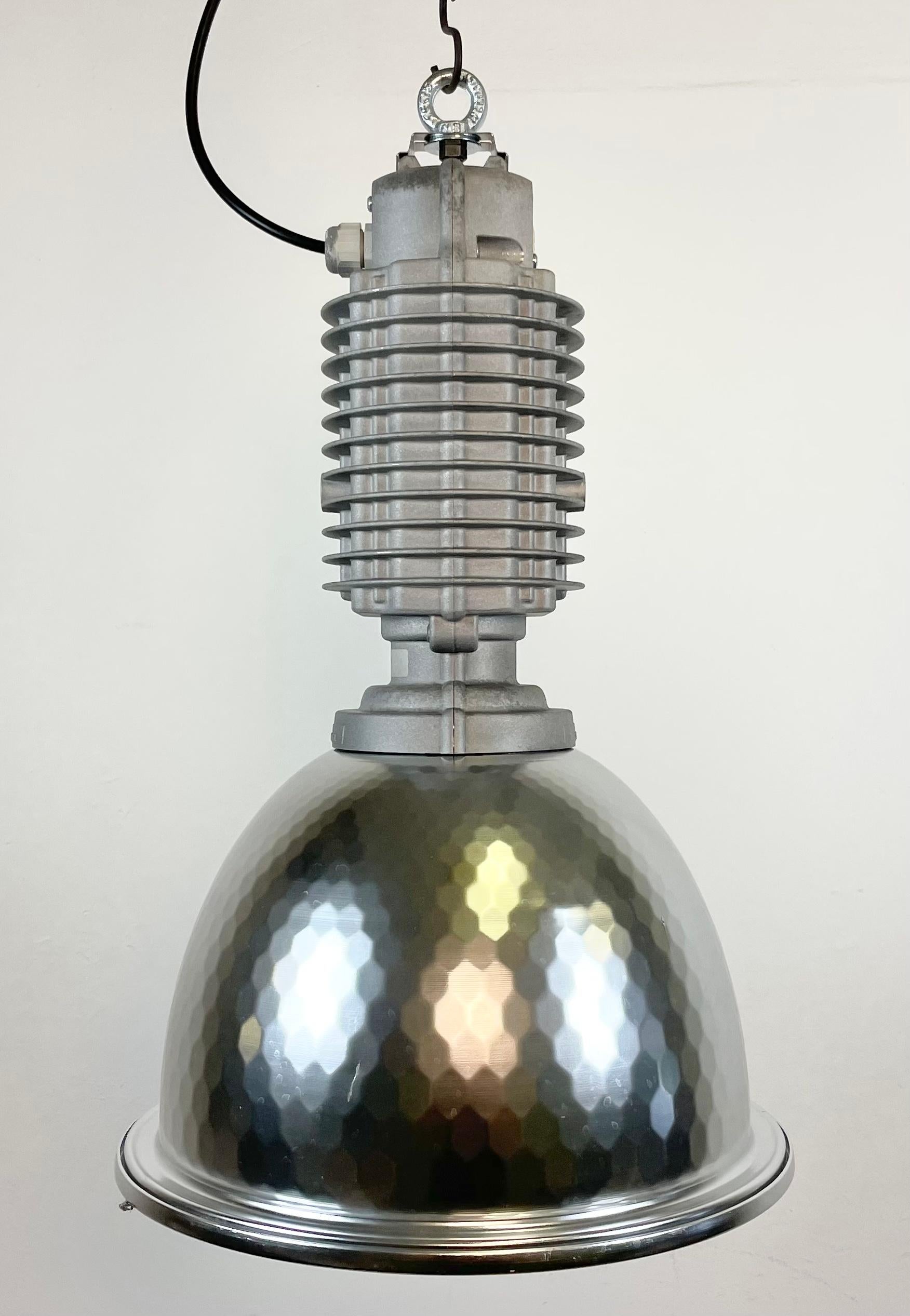 Lampe pendante industrielle de Charles Keller pour Zumtobel, 1990 en vente 2
