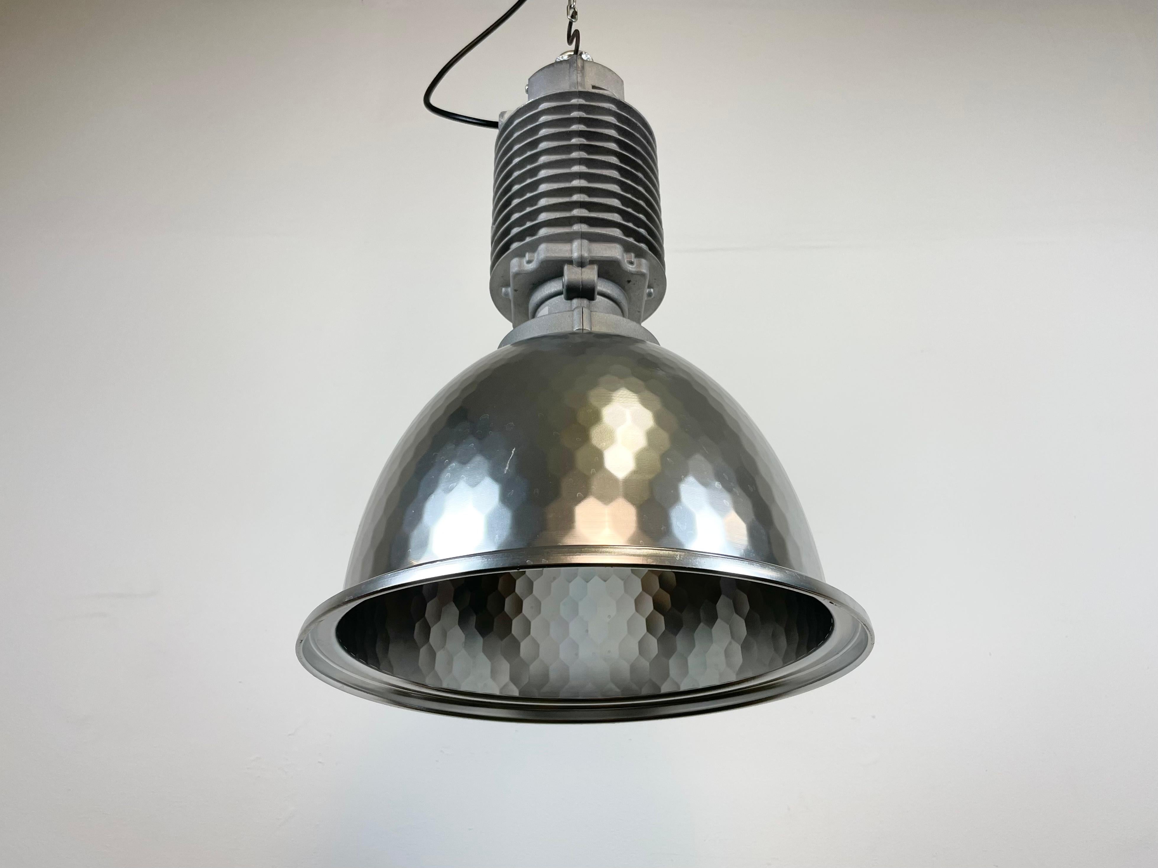 Lampe pendante industrielle de Charles Keller pour Zumtobel, 1990 en vente 3