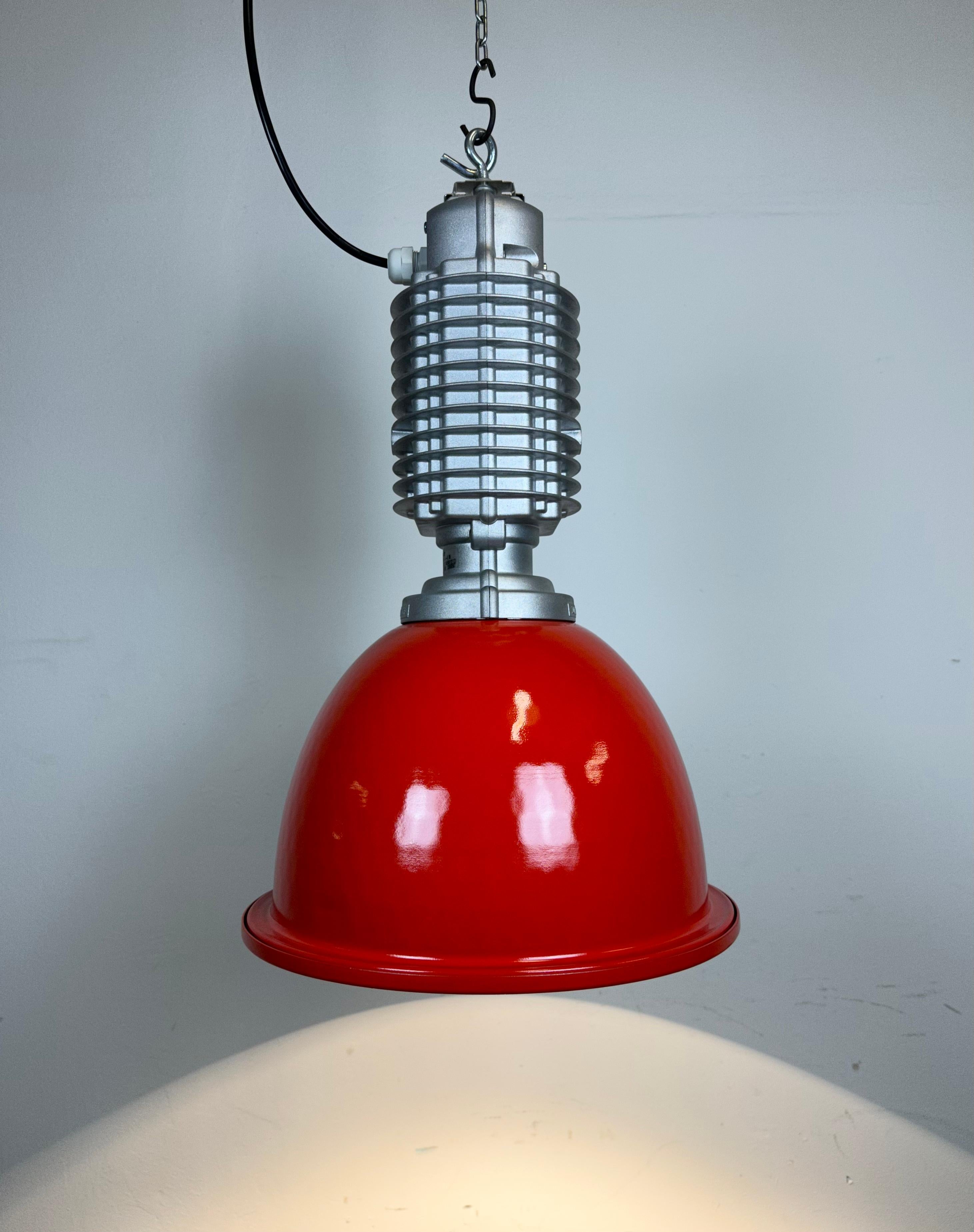 Lampada a sospensione industriale di Charles Keller per Zumtobel, anni '90 in vendita 2
