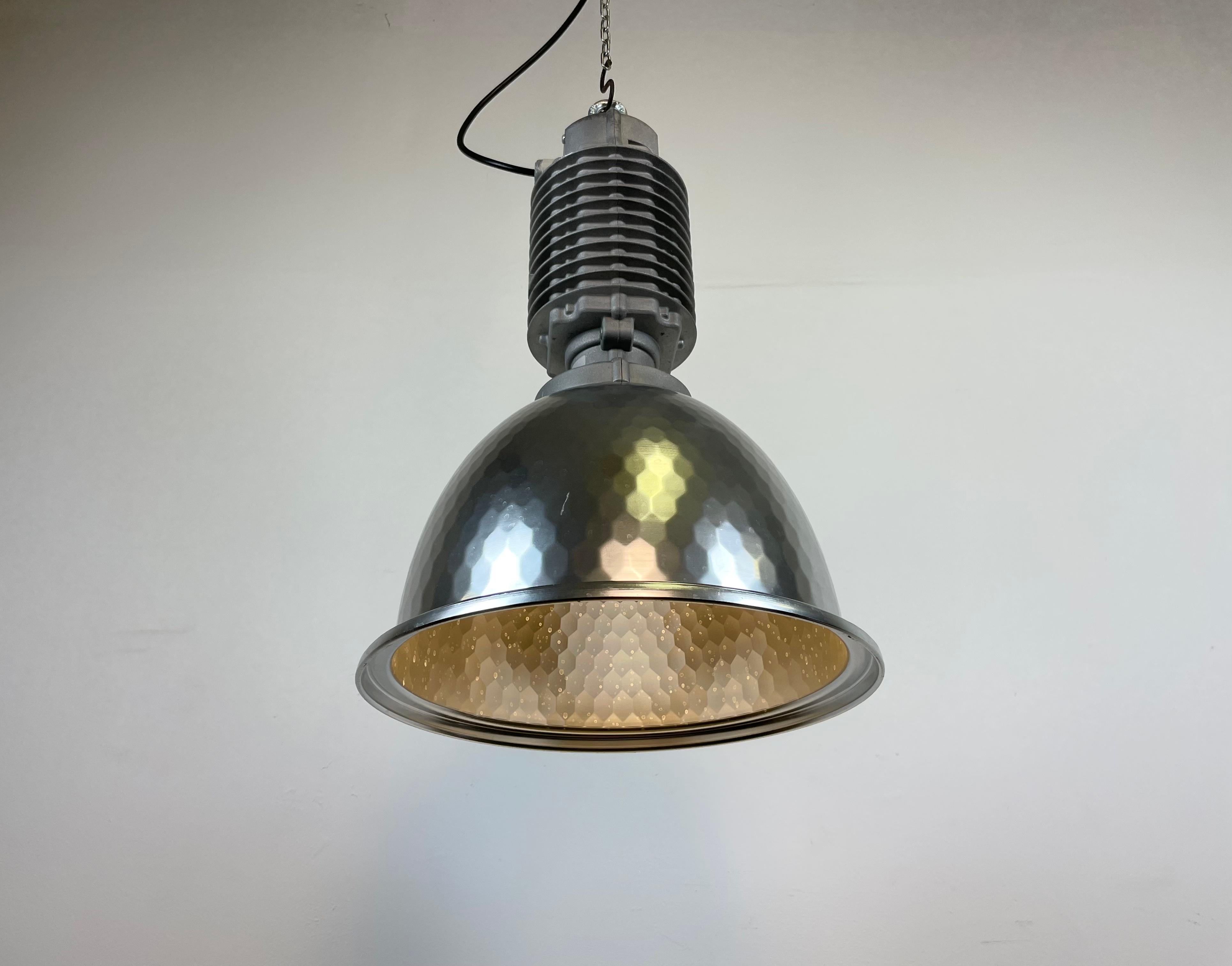 Lampe pendante industrielle de Charles Keller pour Zumtobel, 1990 en vente 6