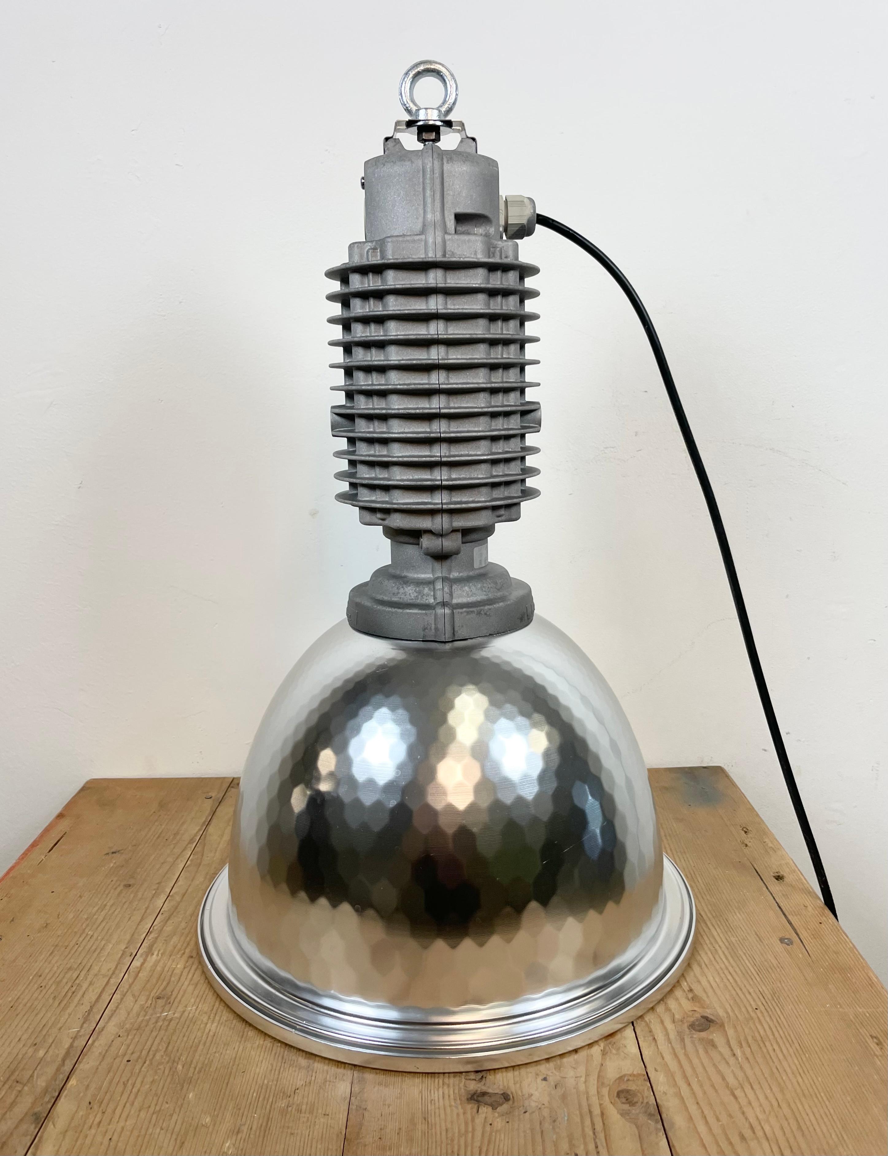 Lampe pendante industrielle de Charles Keller pour Zumtobel, 1990 en vente 7