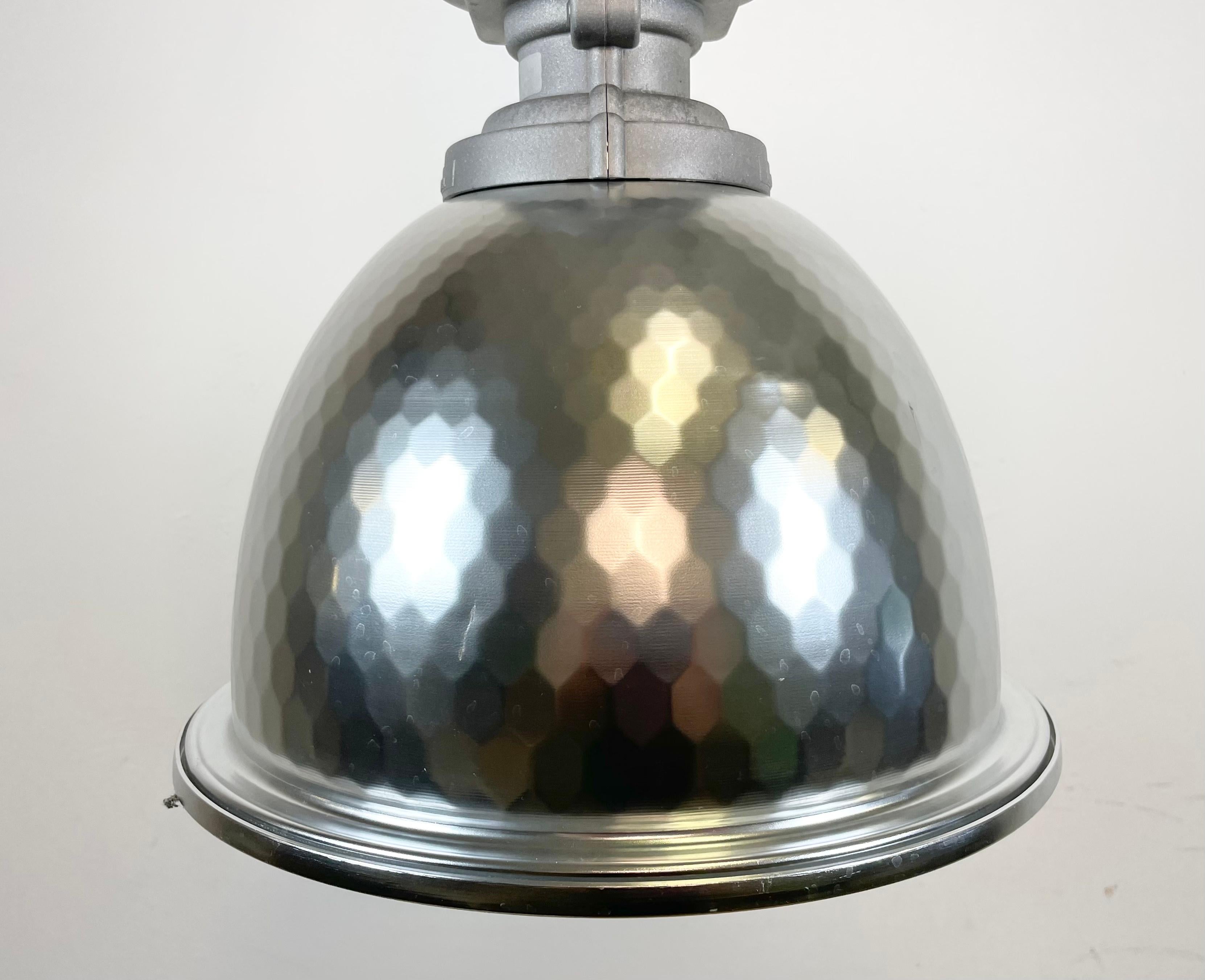Autrichien Lampe pendante industrielle de Charles Keller pour Zumtobel, 1990 en vente