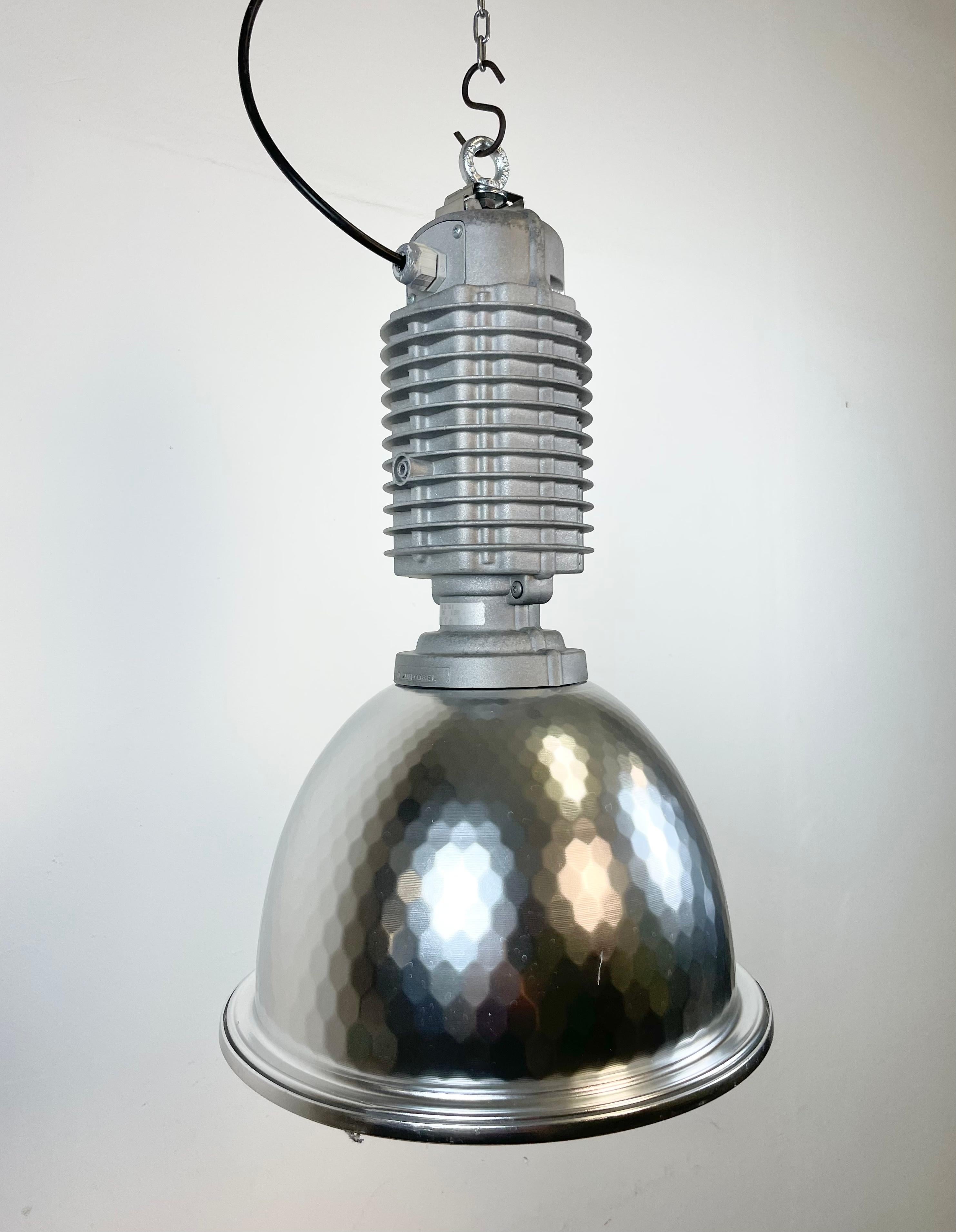 Moulage Lampe pendante industrielle de Charles Keller pour Zumtobel, 1990 en vente
