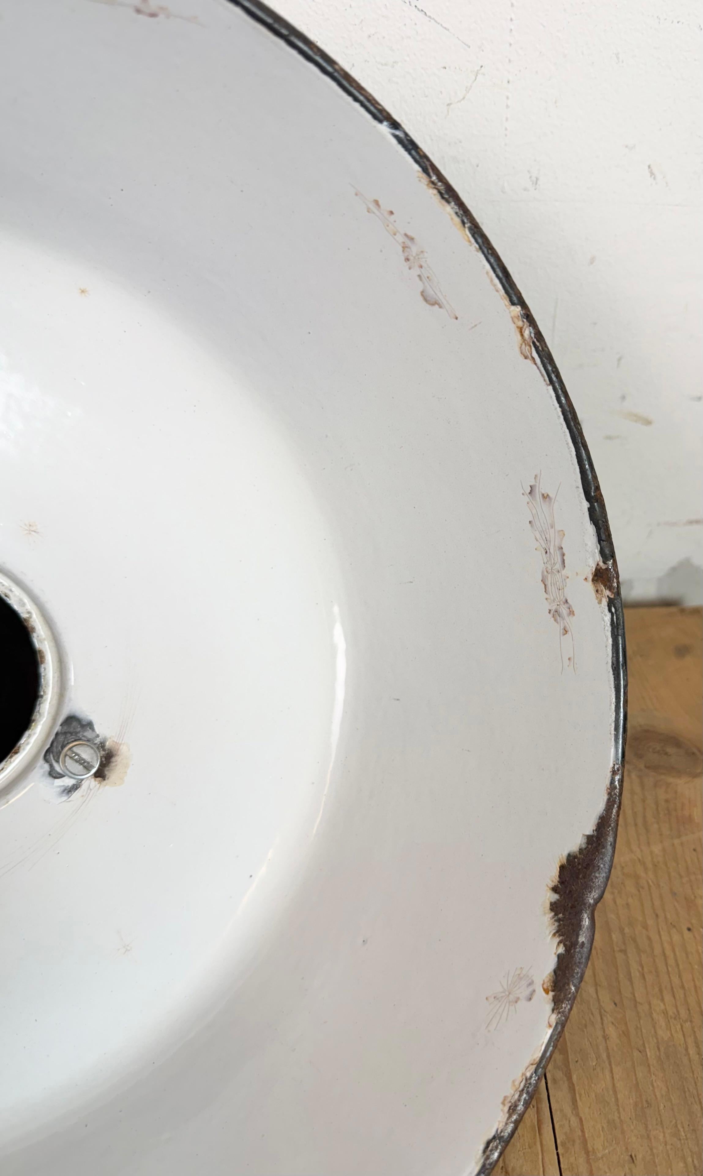 Lámpara industrial de fábrica de esmalte de petróleo con tapa de hierro fundido, años 60 en venta 10