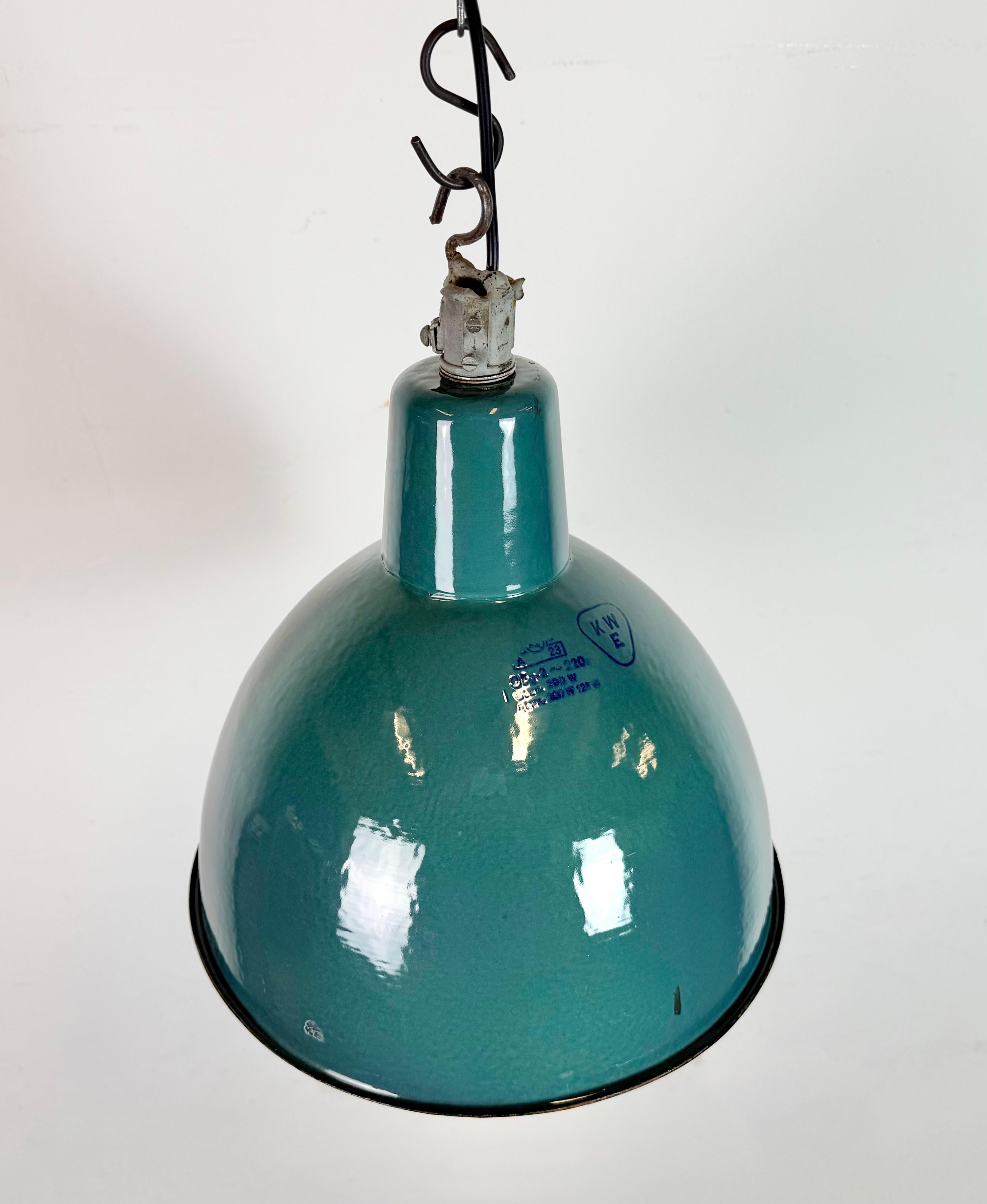 XX secolo Lampada a sospensione industriale a smalto Petrol Factory, anni '60 in vendita
