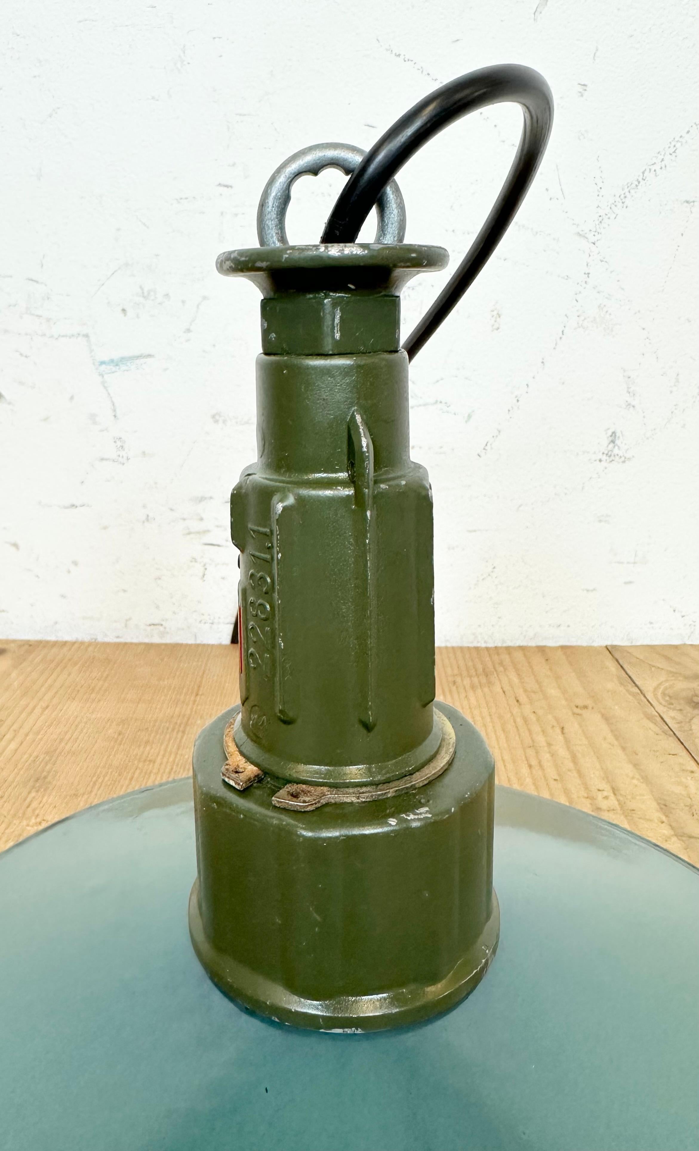 Industrial Petrol Enamel Military Pendant Lamp with Cast Aluminium Top, 1960s For Sale 5