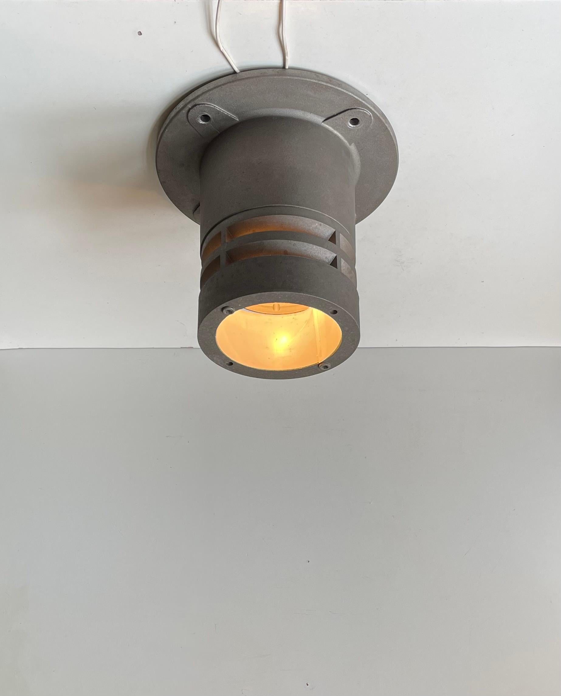 Lampada da incasso per esterni in tubo industriale di Ole Pless Jørgensen per Nordisk Solar