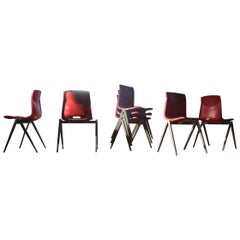 Sedie industriali Piramid impilabili, sedie scolastiche Galvanitas S22 Stile Prouve