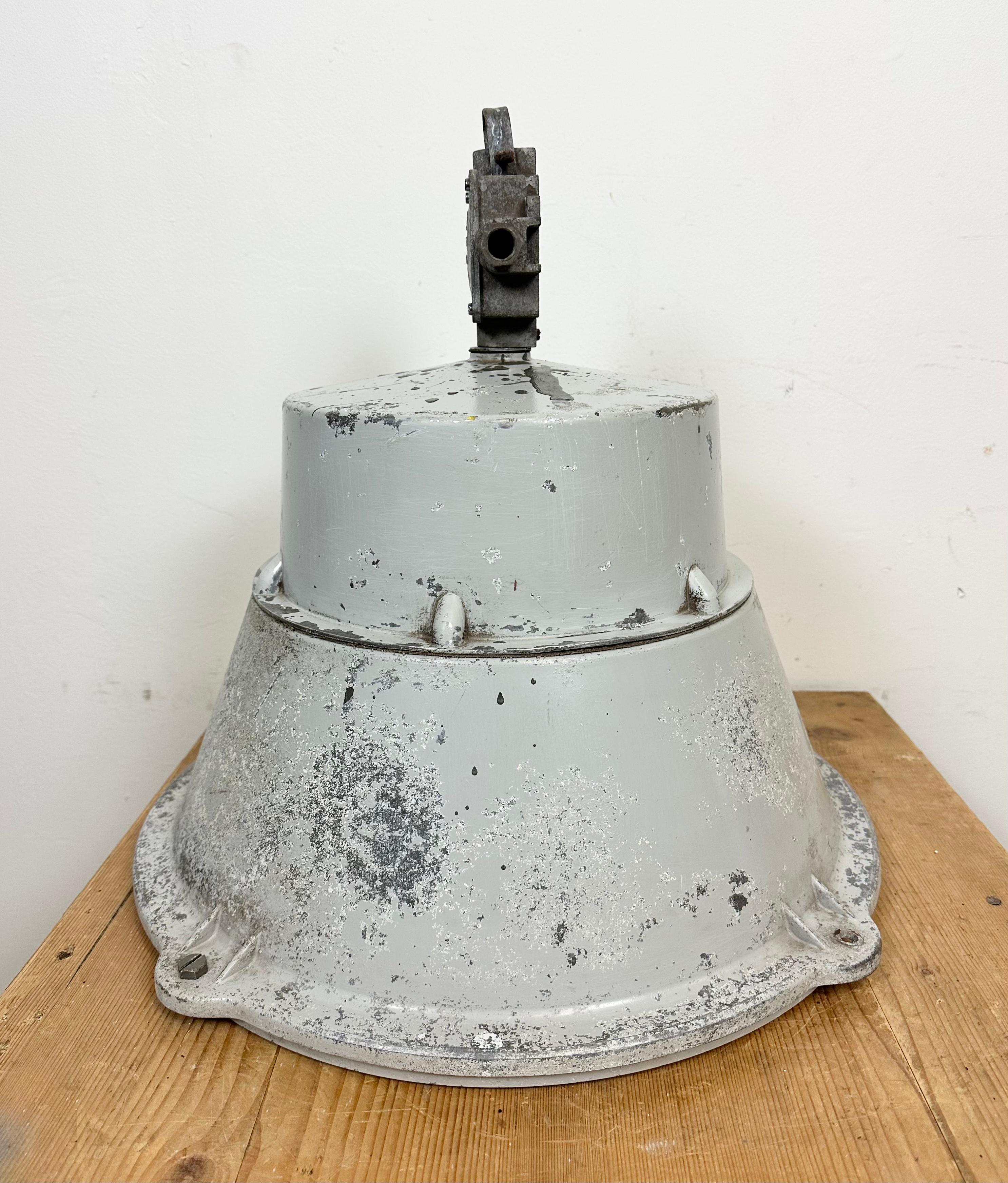 Industrial Polish Cast Aluminium Factory Pendant Lamp from Mesko, 1970s For Sale 6
