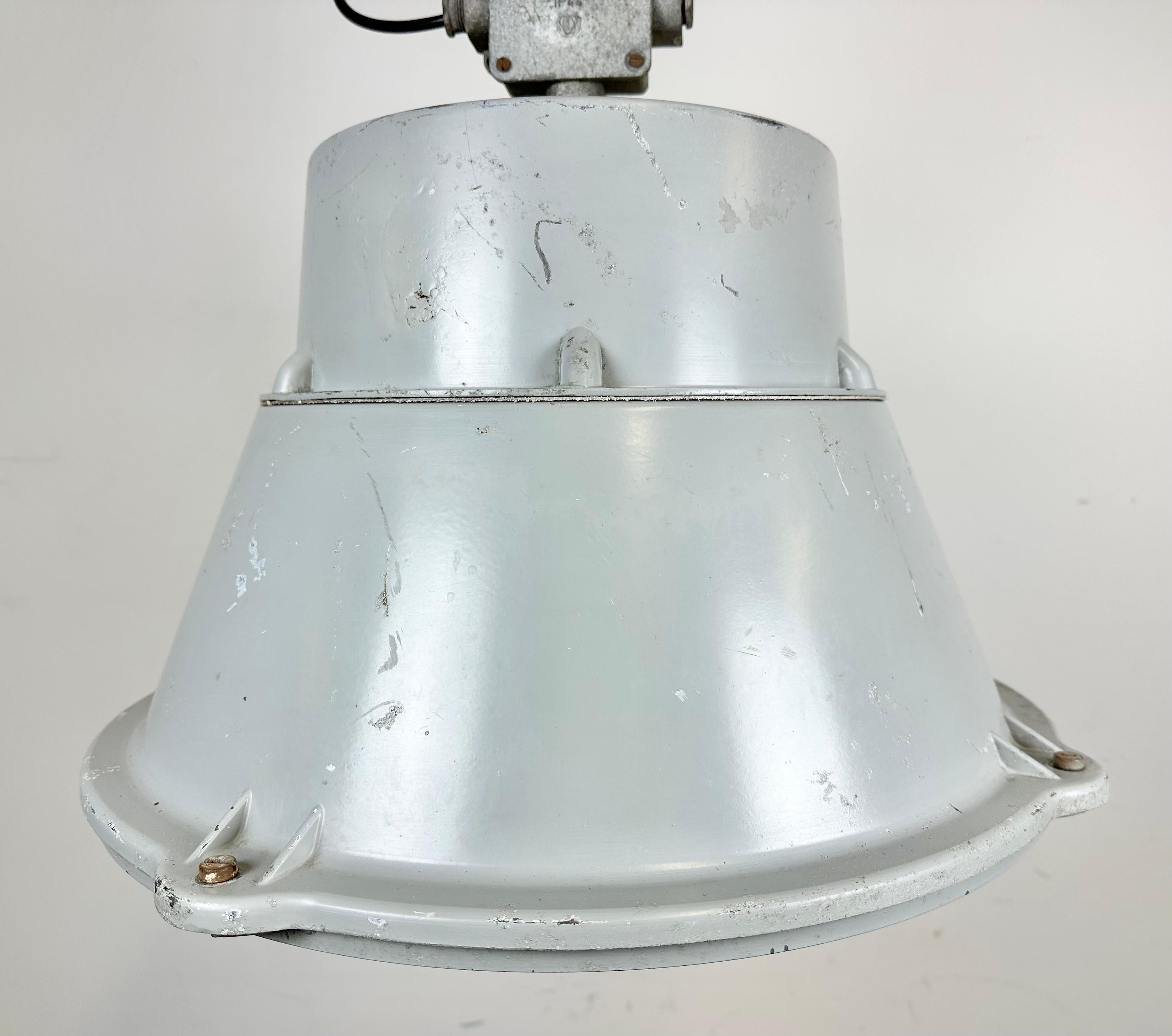 Industrial Polish Cast Aluminium Factory Pendant Lamp from Mesko, 1970s In Good Condition For Sale In Kojetice, CZ